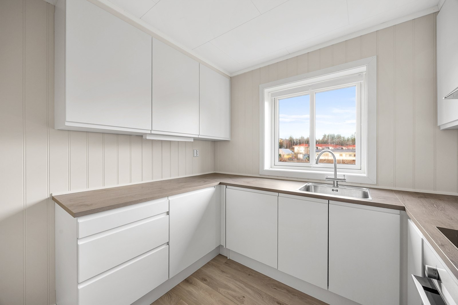 Godt med både over- og underskap gir rikelig med oppbevaringsplass. Galleribilde