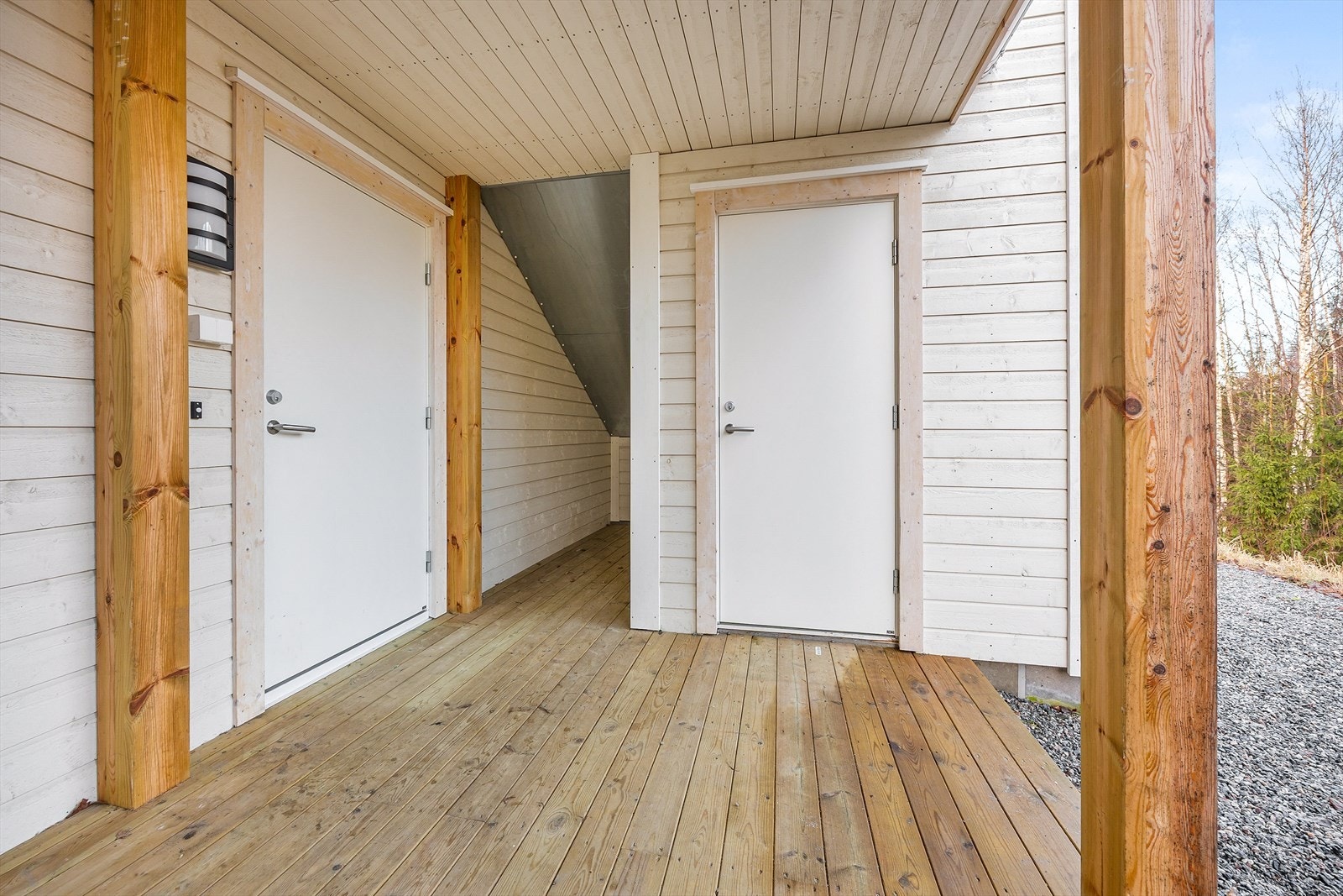 Hver leilighet har egen inngangsdør og tilgang til fellesarealer. Galleribilde