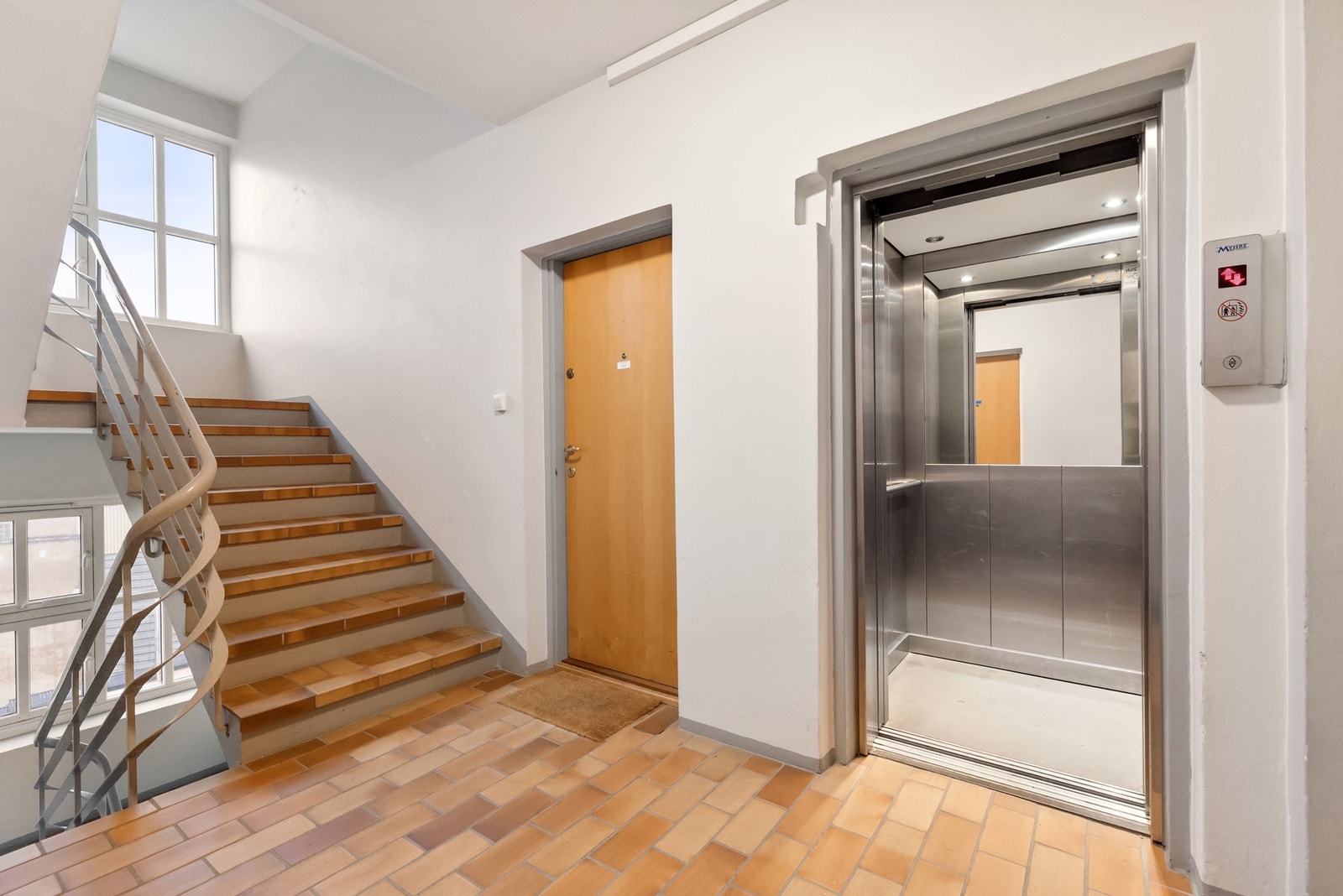 Praktisk tilgang til leilighten med heis. Galleribilde