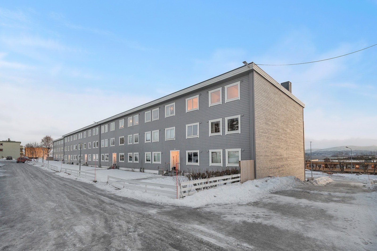 Leiligheten ligger svært bra til i bygget og feltet. Galleribilde