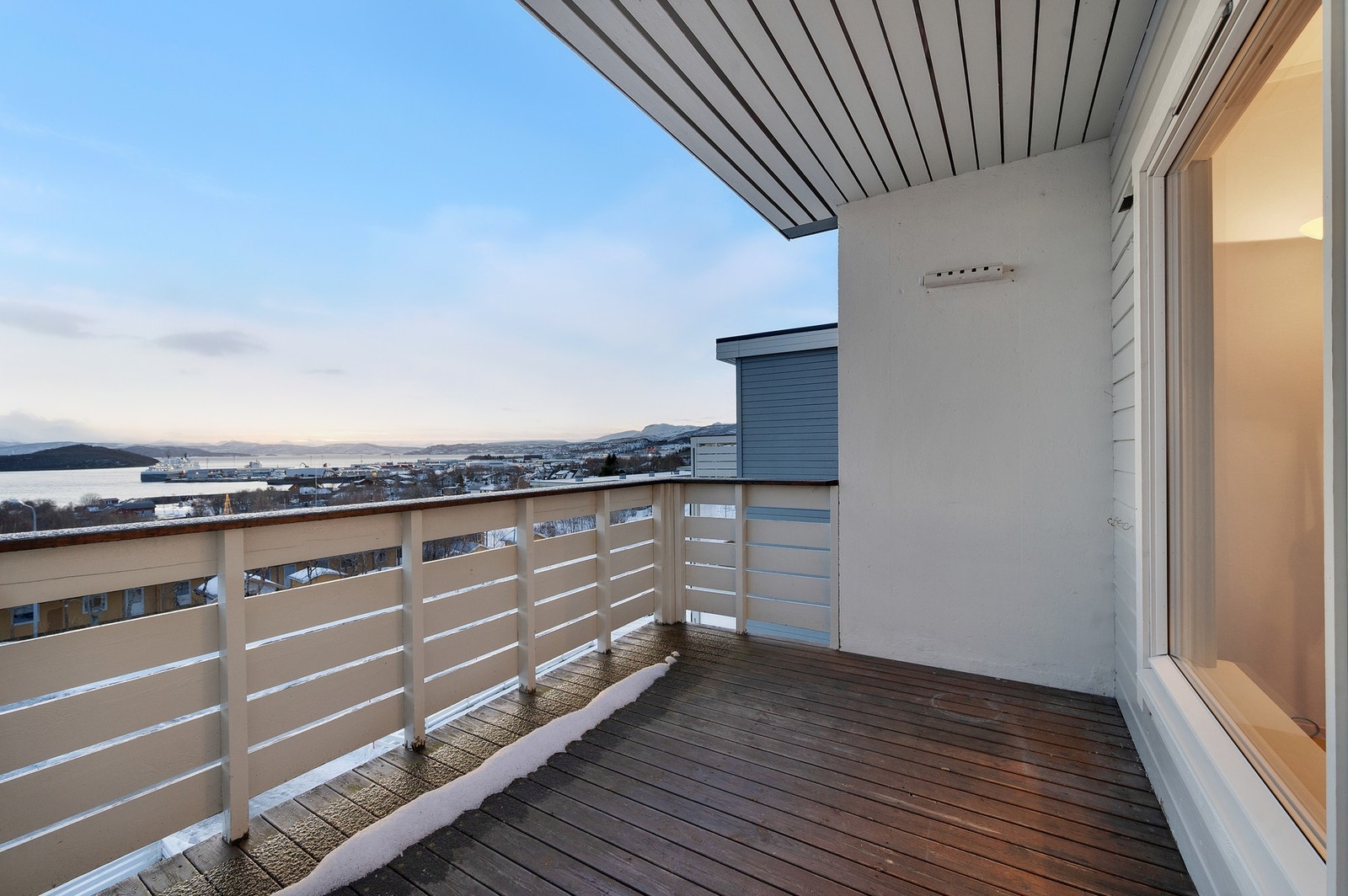 Flott endebeliggenhet i feltet med gode sol- og utsiktsforhold. Galleribilde