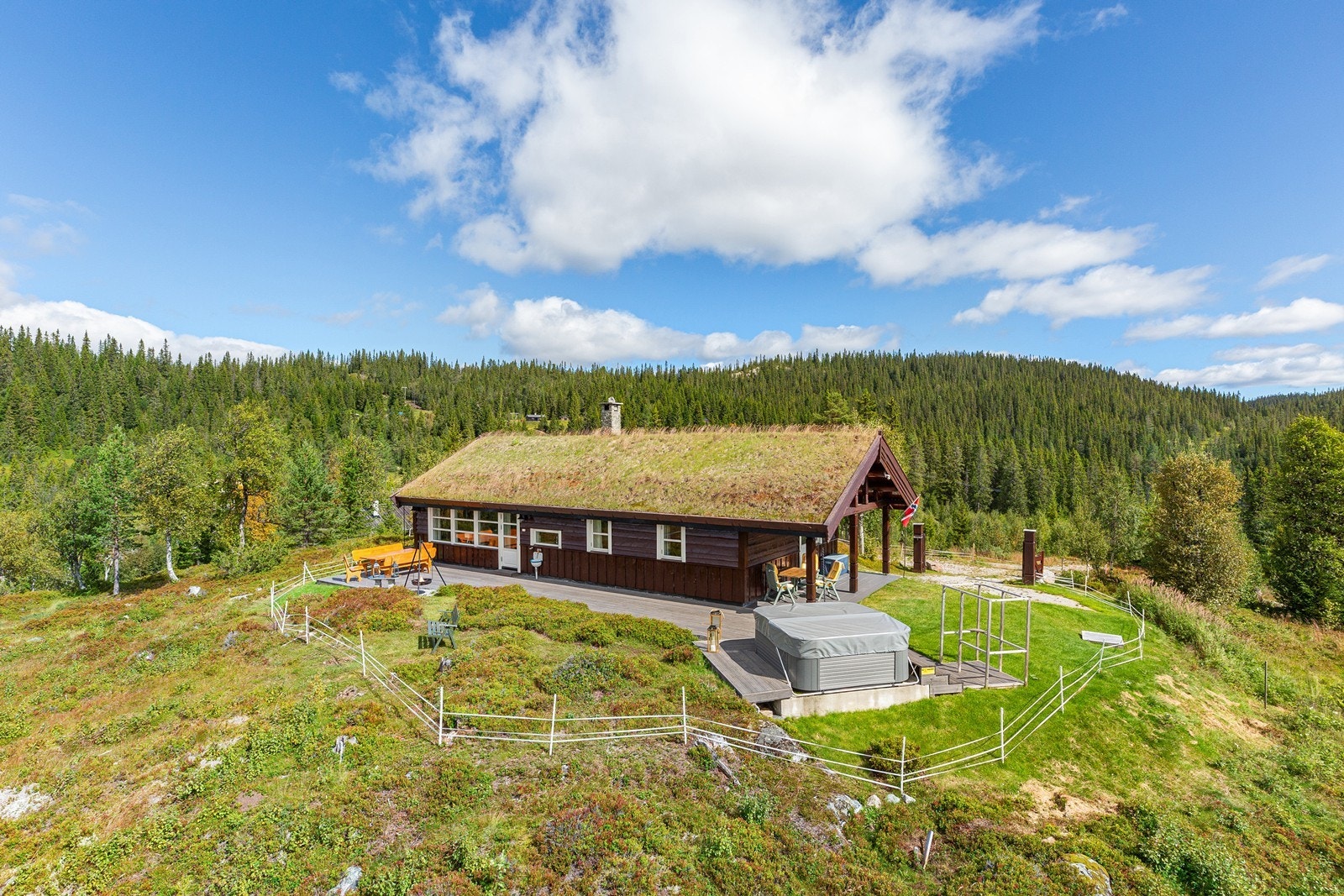 Hytta har en fin og usjenert beliggenhet Galleribilde