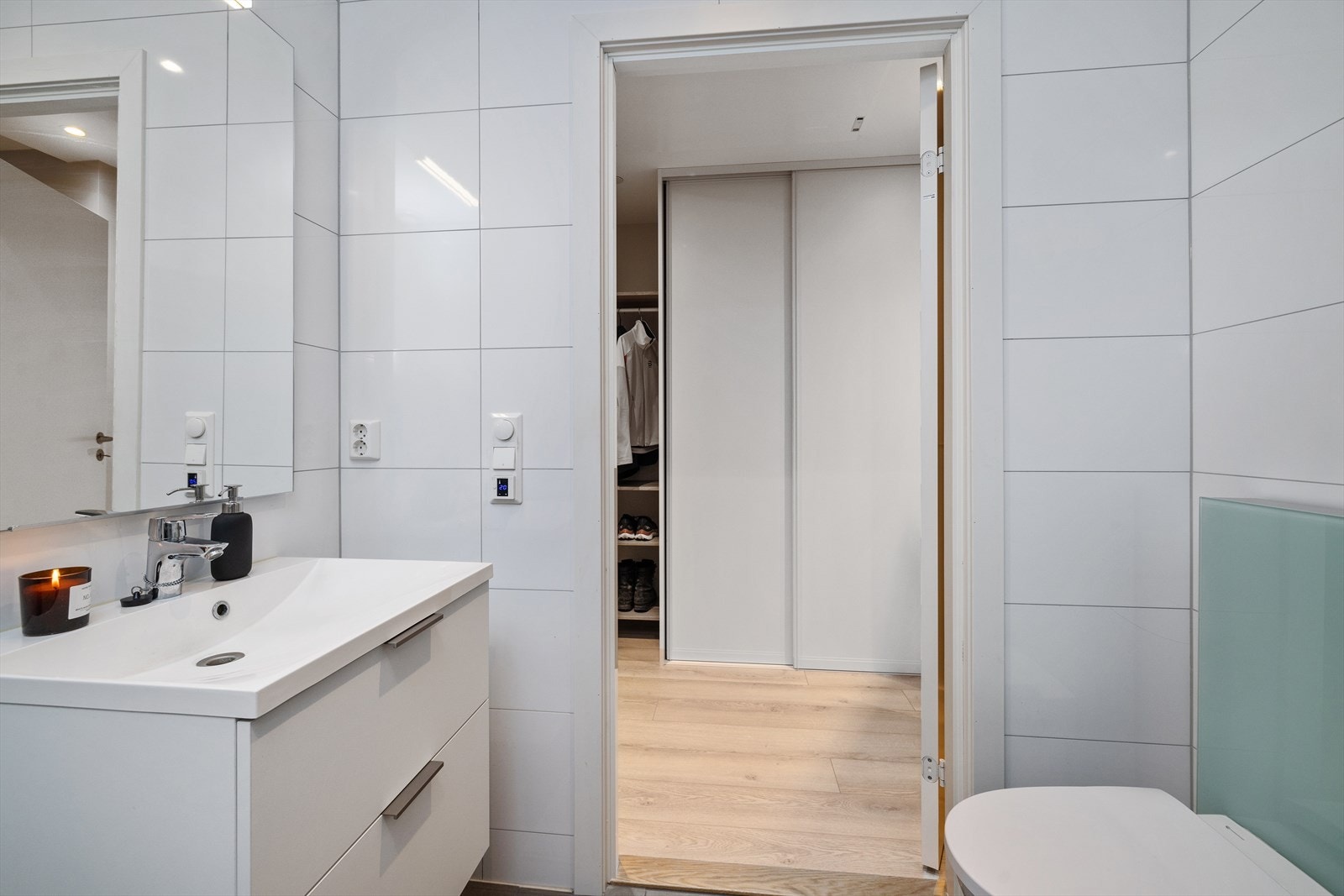 Flislagt bad med vannbåren gulvvarme. Galleribilde