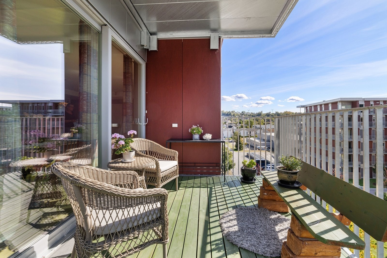 Nyt den flotte utsikten over
omkringliggende områder fra 5. etasje. Galleribilde