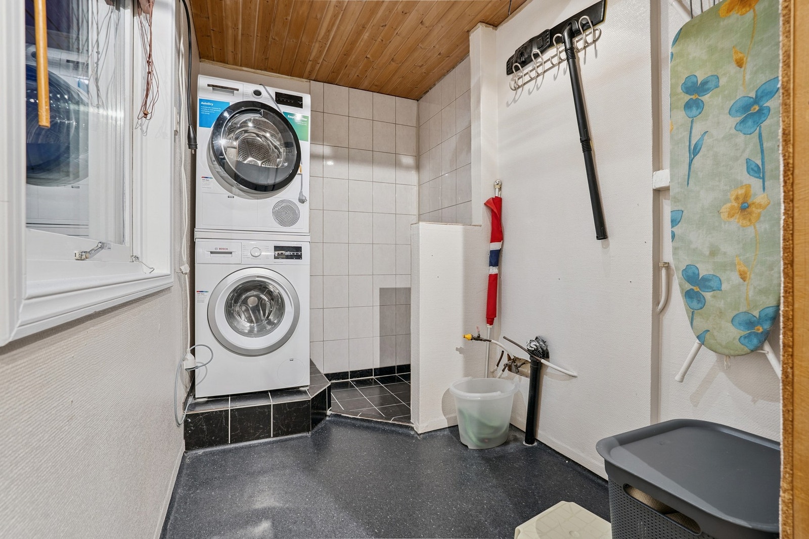 Vaskerom Galleribilde