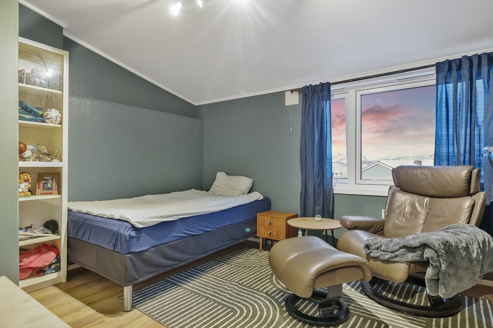 Det er tre soverom i 2. etasje. Galleribilde