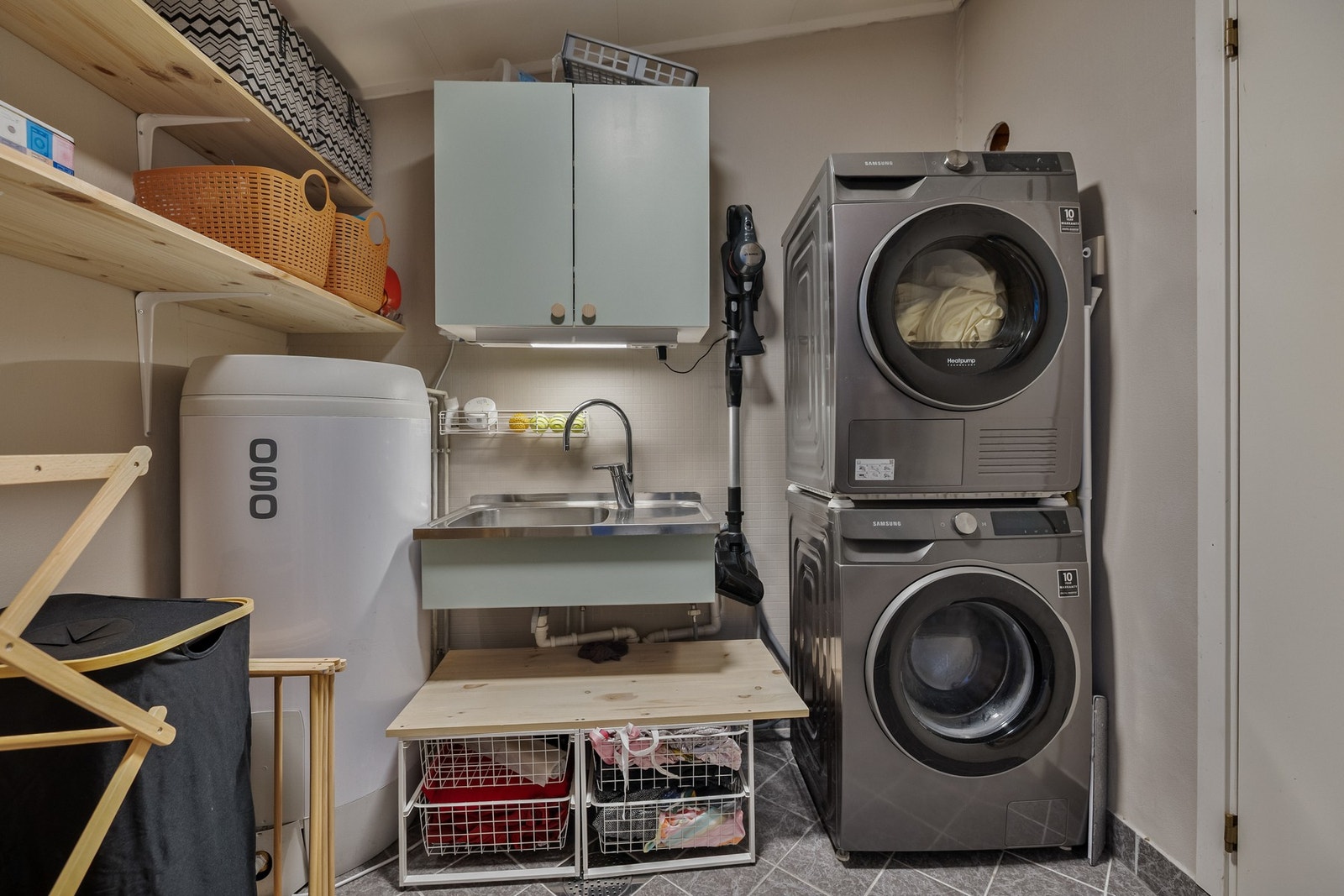 Fra kjøkken er det adkomst til vaskerom. Galleribilde