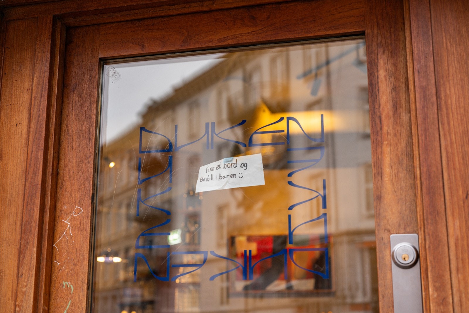 I byggets 1. etasje er det nyåpnet restaurant; Duken Bar og Pizza! Galleribilde