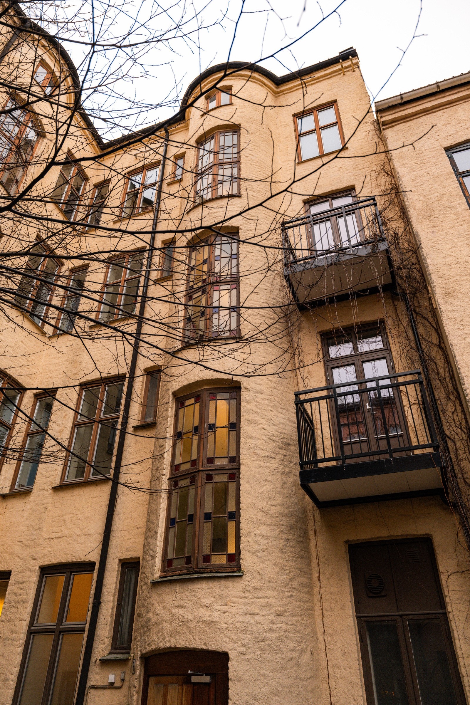 Flott klassisk bygård fra 1888. Galleribilde