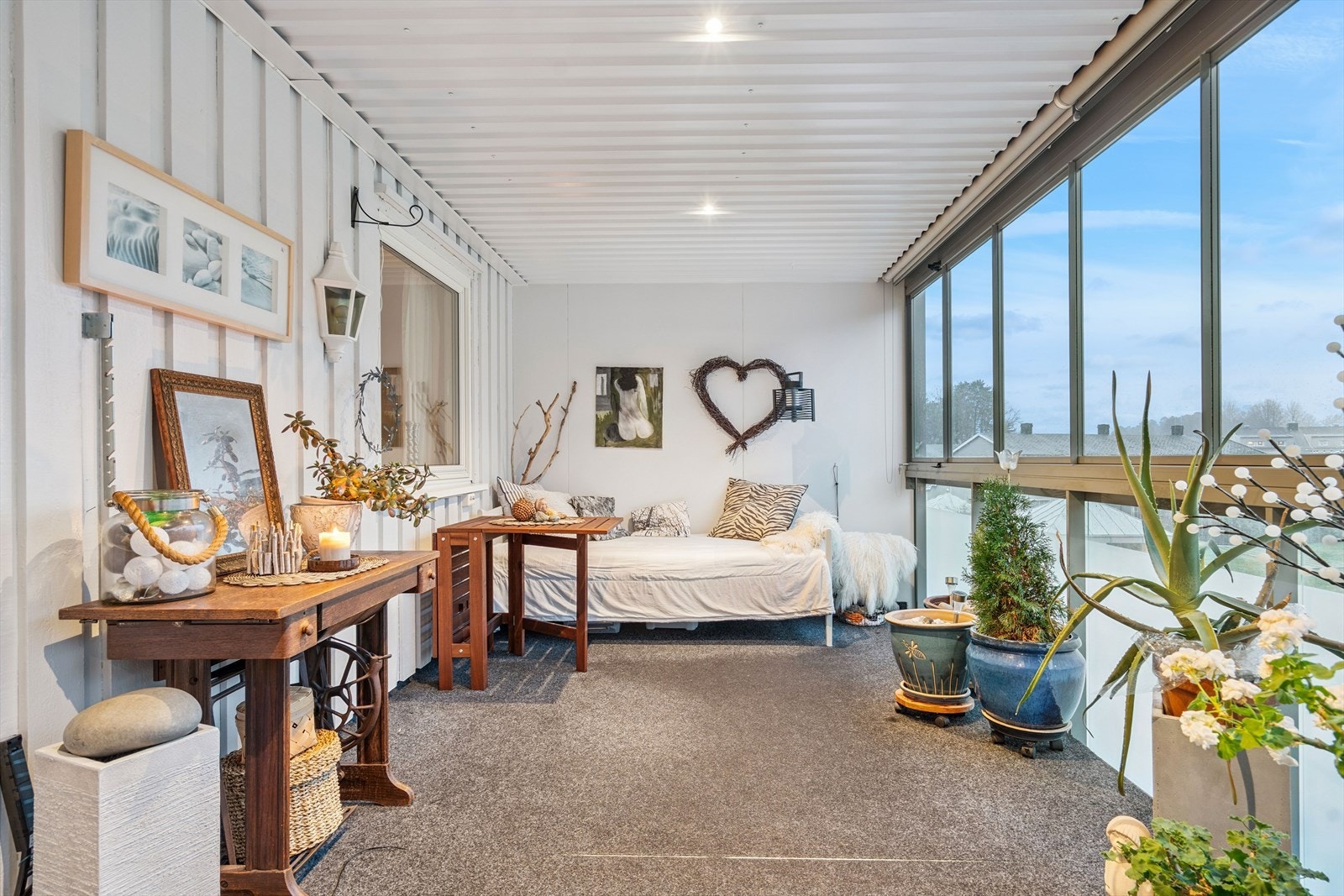 Stor innglasset balkong Galleribilde