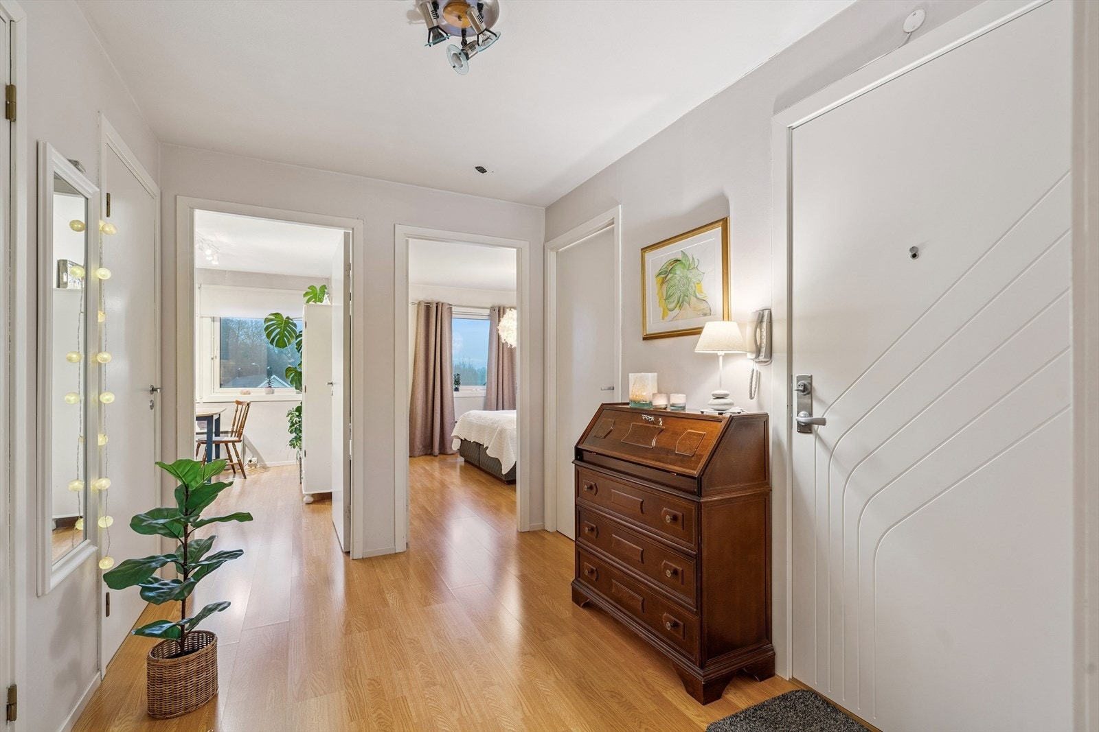 Romslig gang Galleribilde