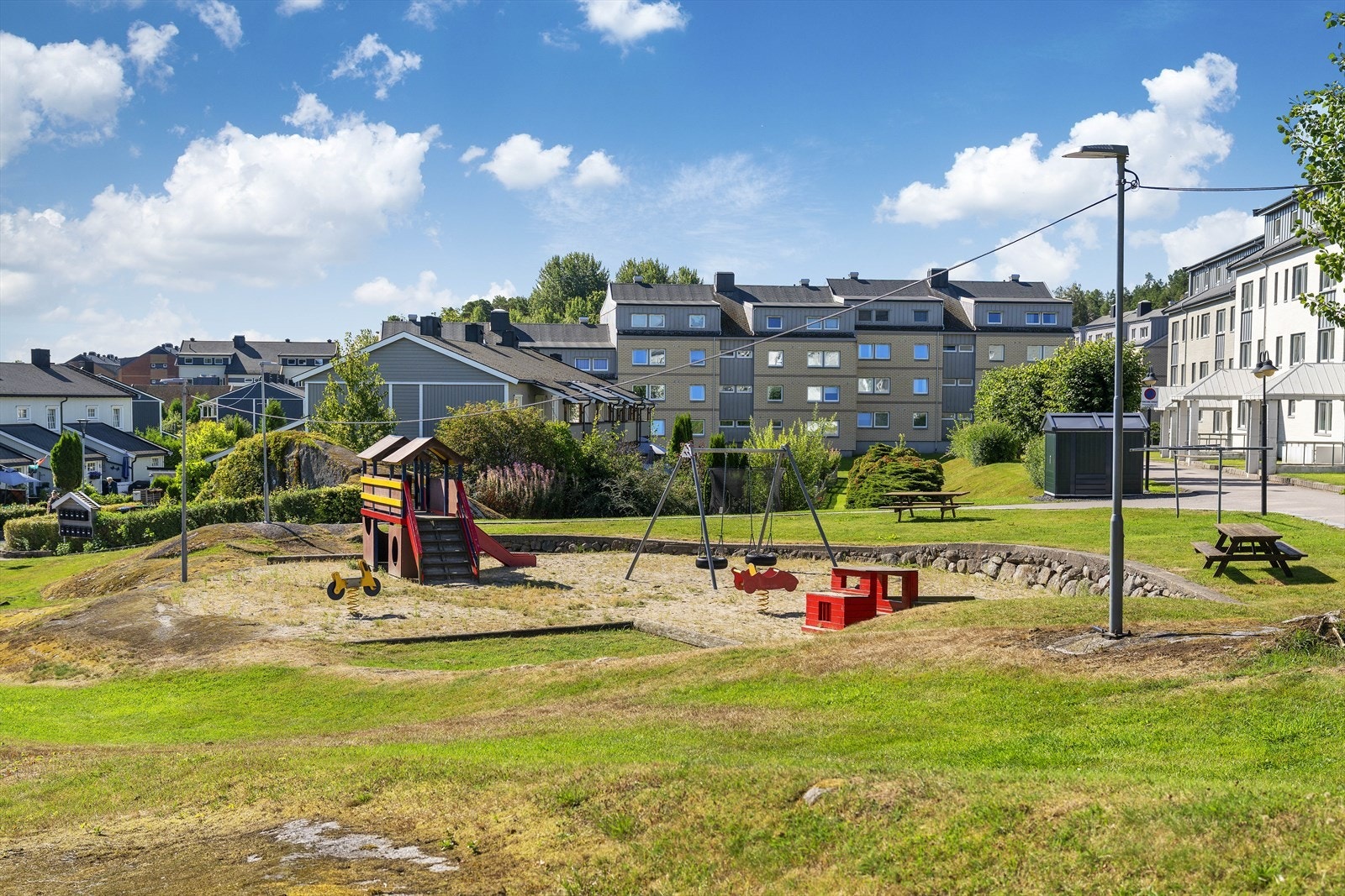 Lekeplass på borettslagets tomt Galleribilde