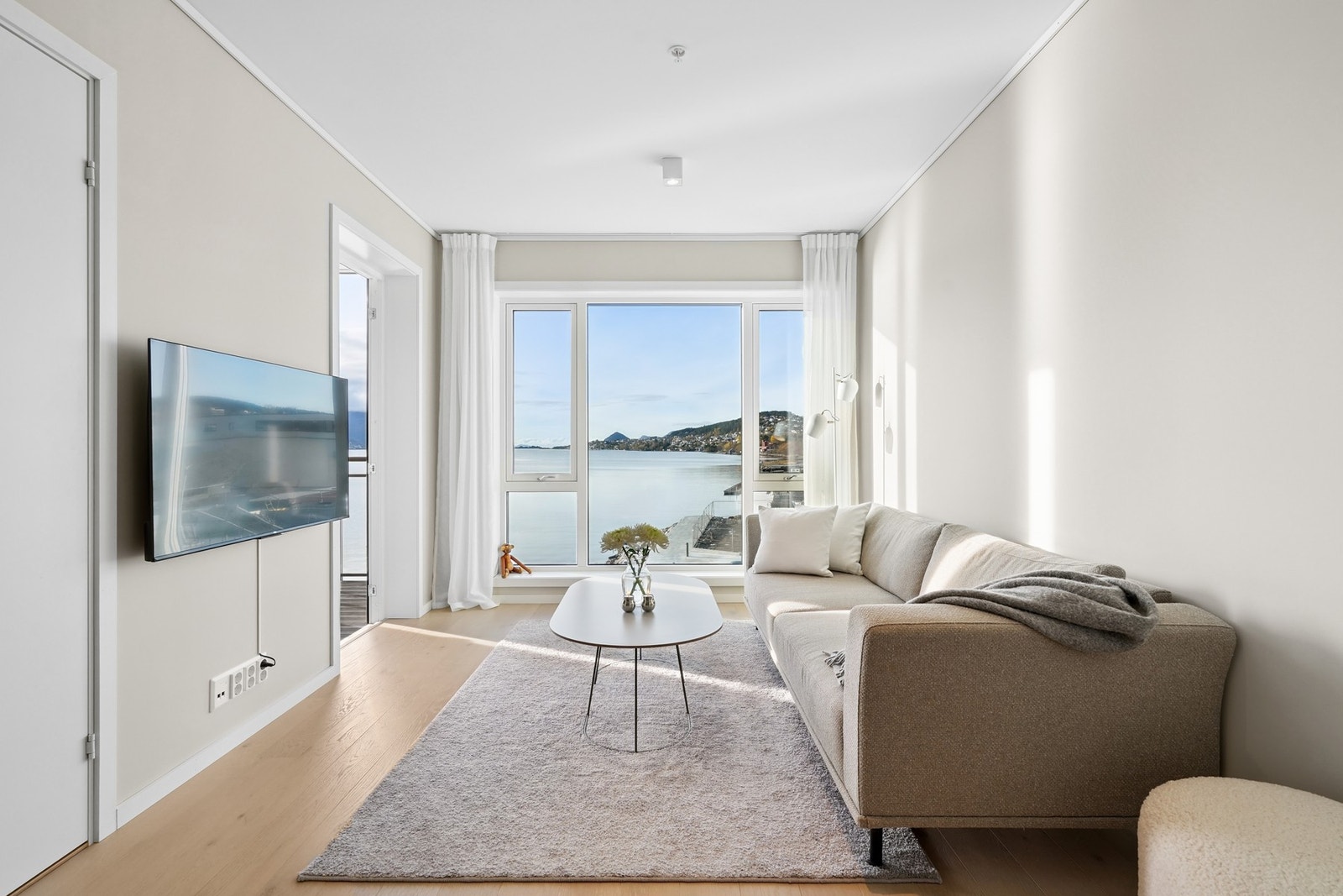 EIE eiendomsmegling v/ Knut Øyvind Grytten har gleden av å presentere Borgundfjordvegen 72 A! Foto: EFKT v/ Marcus Vinjevoll Galleribilde