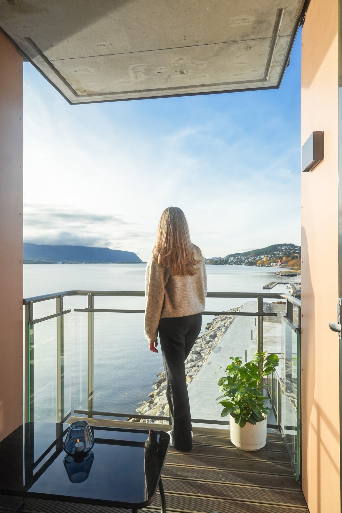 En fantastisk utsikt mot Borgundfjorden og Breisundet. Galleribilde