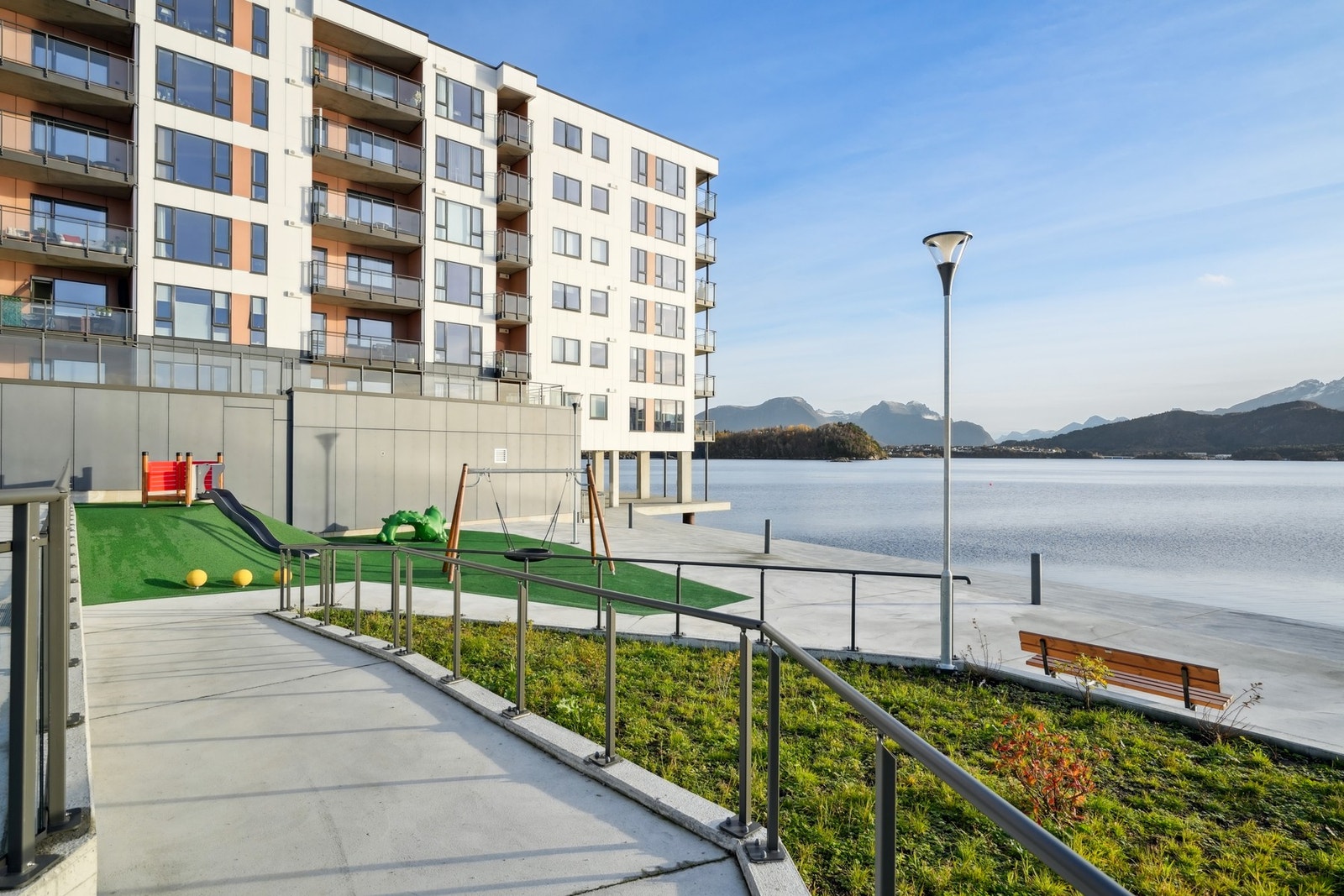 Uteområde. Galleribilde