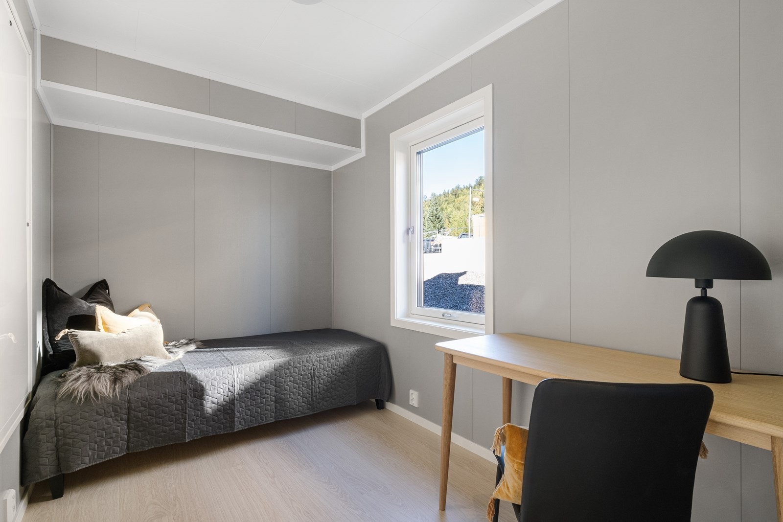 Det andre soverommet passer perfekt som barnerom, gjesterom eller kontor. (Bilde fra 3C). Galleribilde