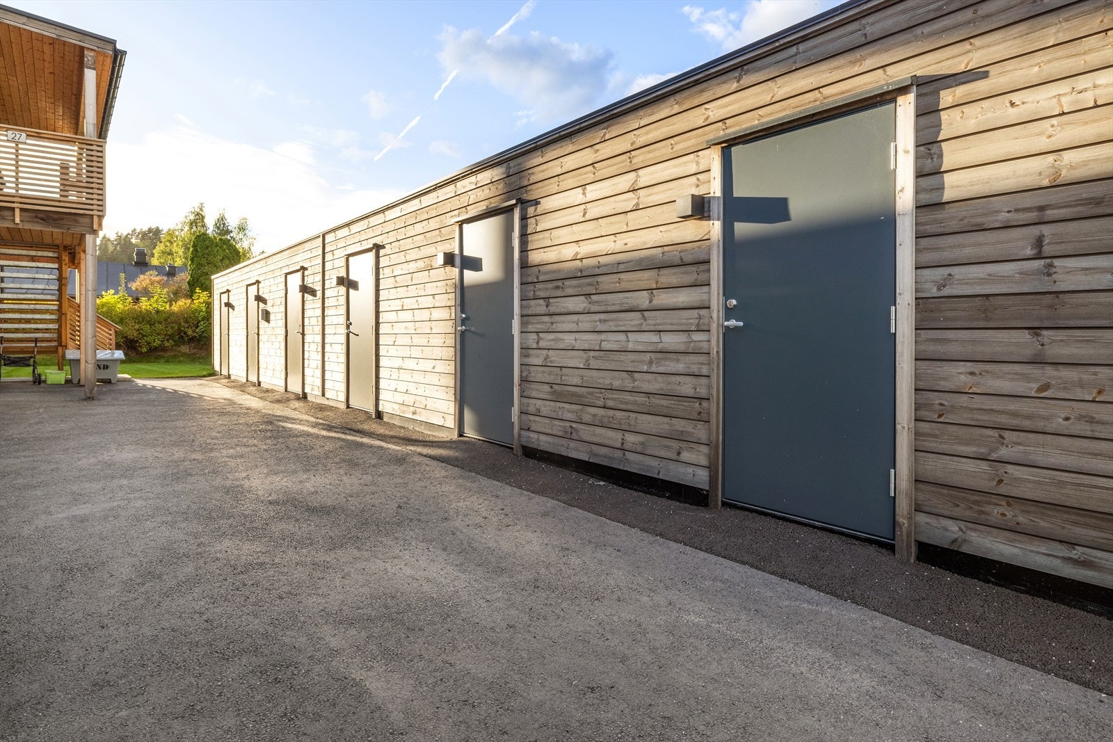 Leiligheten har i tillegg til en teknisk bod inne, egen utebod. Galleribilde