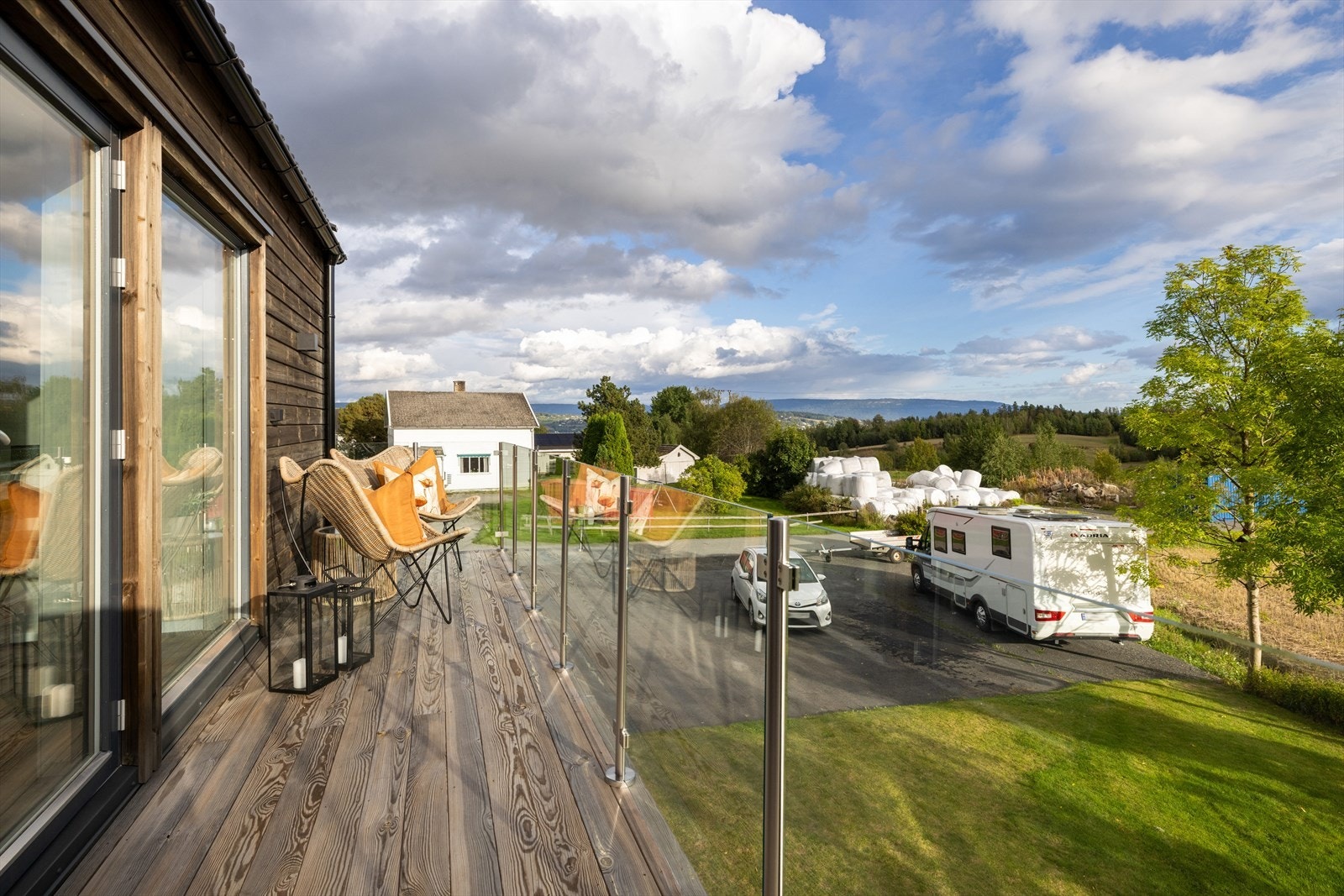 Det er strøm ut på terrassen om man har behov. Galleribilde