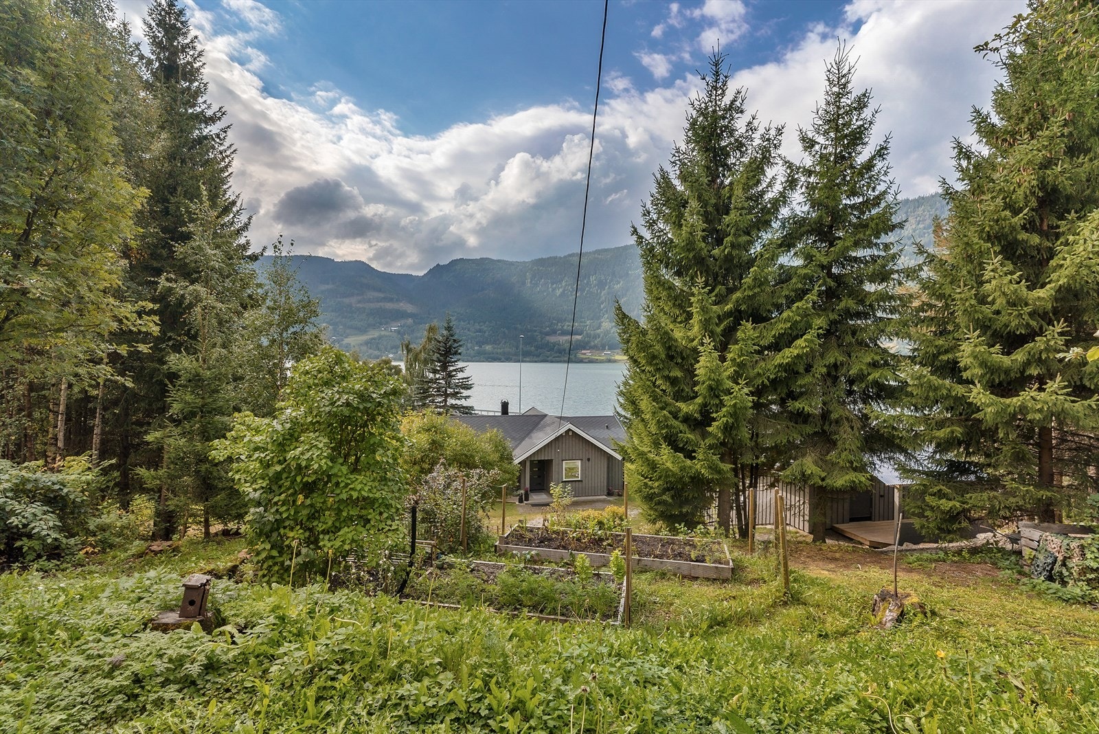 Det er fin utsikt mot Lågen. Galleribilde