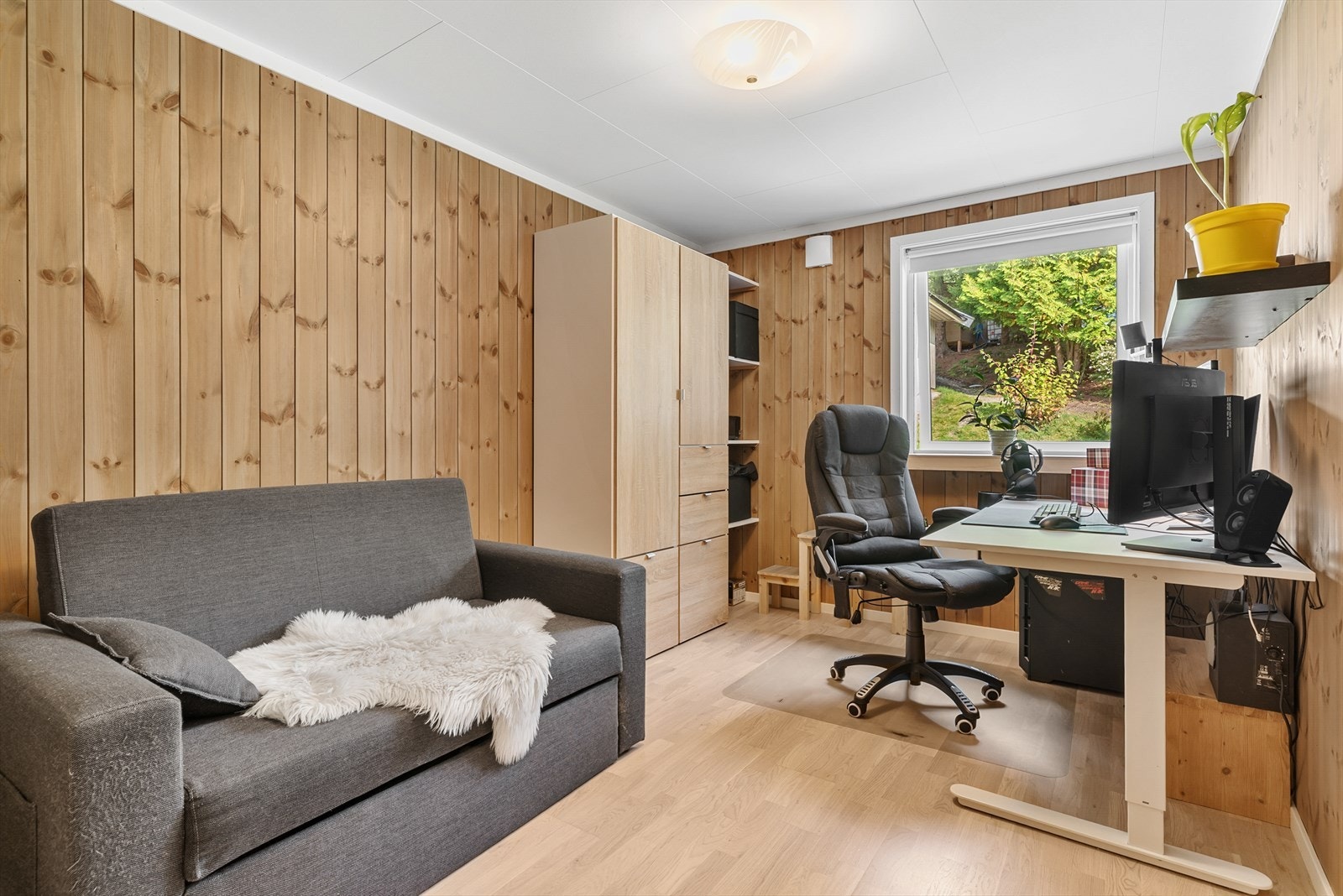 Soverom 2 er i dag innredet som kontor. Galleribilde