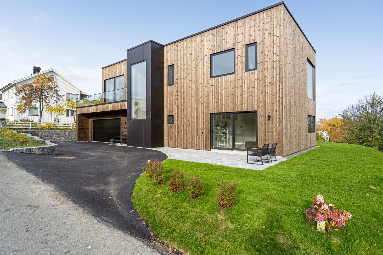 En splitter ny enebolig i moderne funkisstil oppført i 2025. Galleribilde