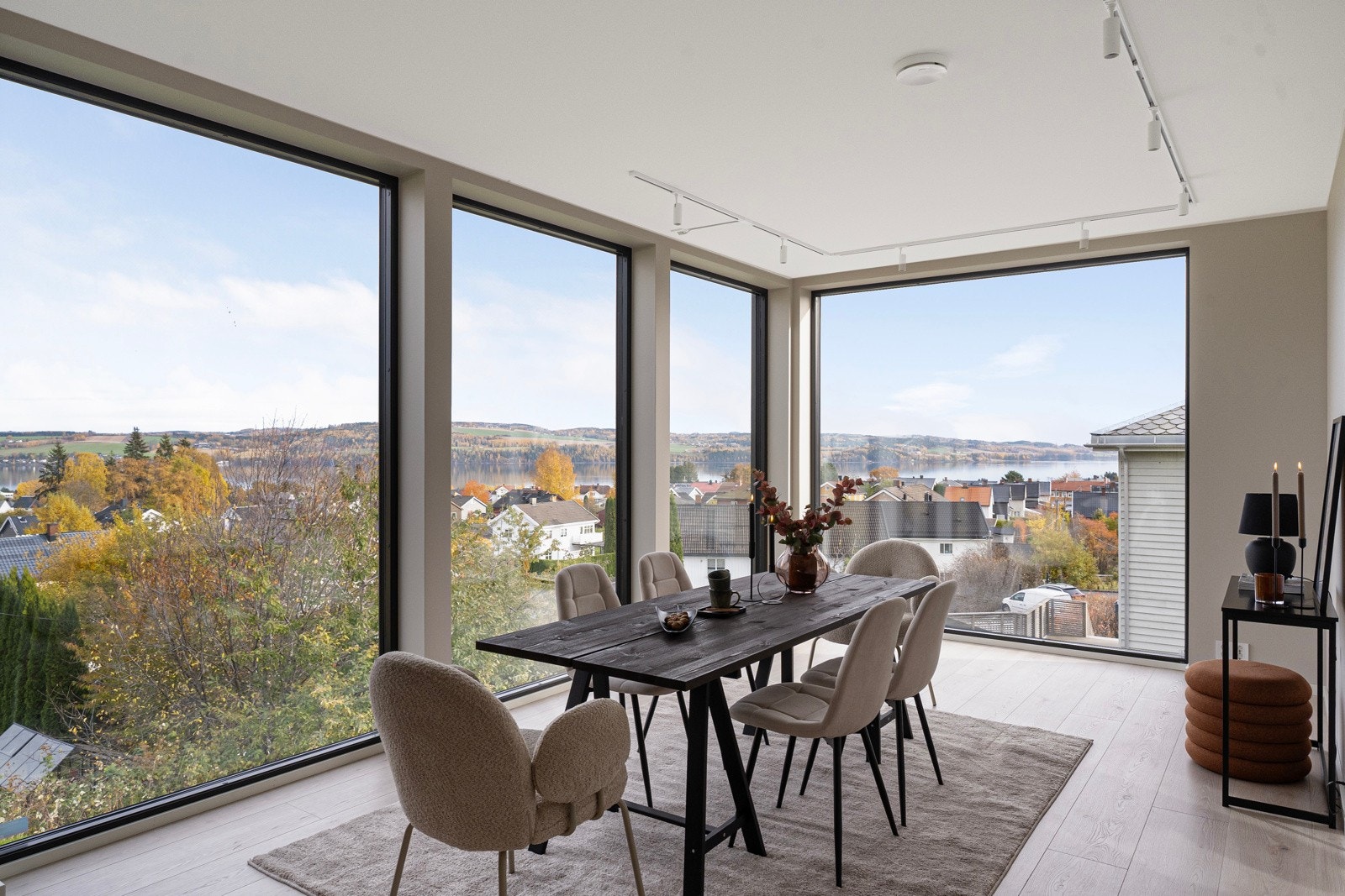 Her kan du samle venner og familie til et hyggelig måltid. Galleribilde