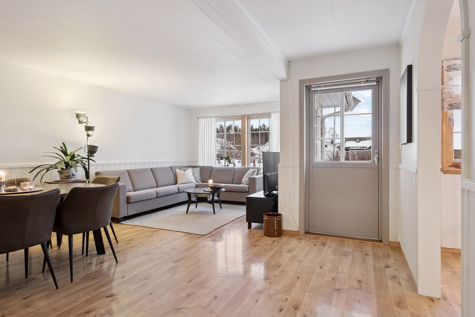 Stue, utgang til markterrasse. Galleribilde