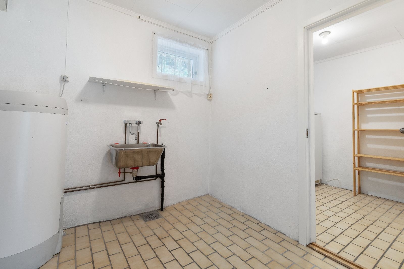 Bod/Vaskerom med opplegg til vaskemaskin Galleribilde