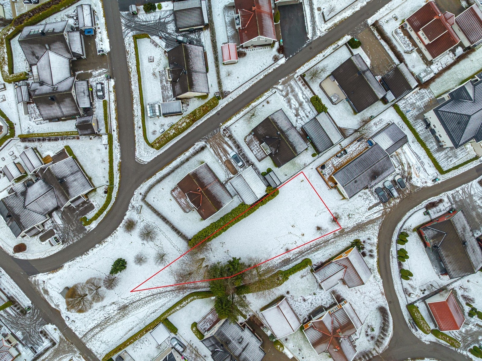 Tomten er på 623 kvm og har en god intern beliggenhet i et attraktiv boligfelt Galleribilde