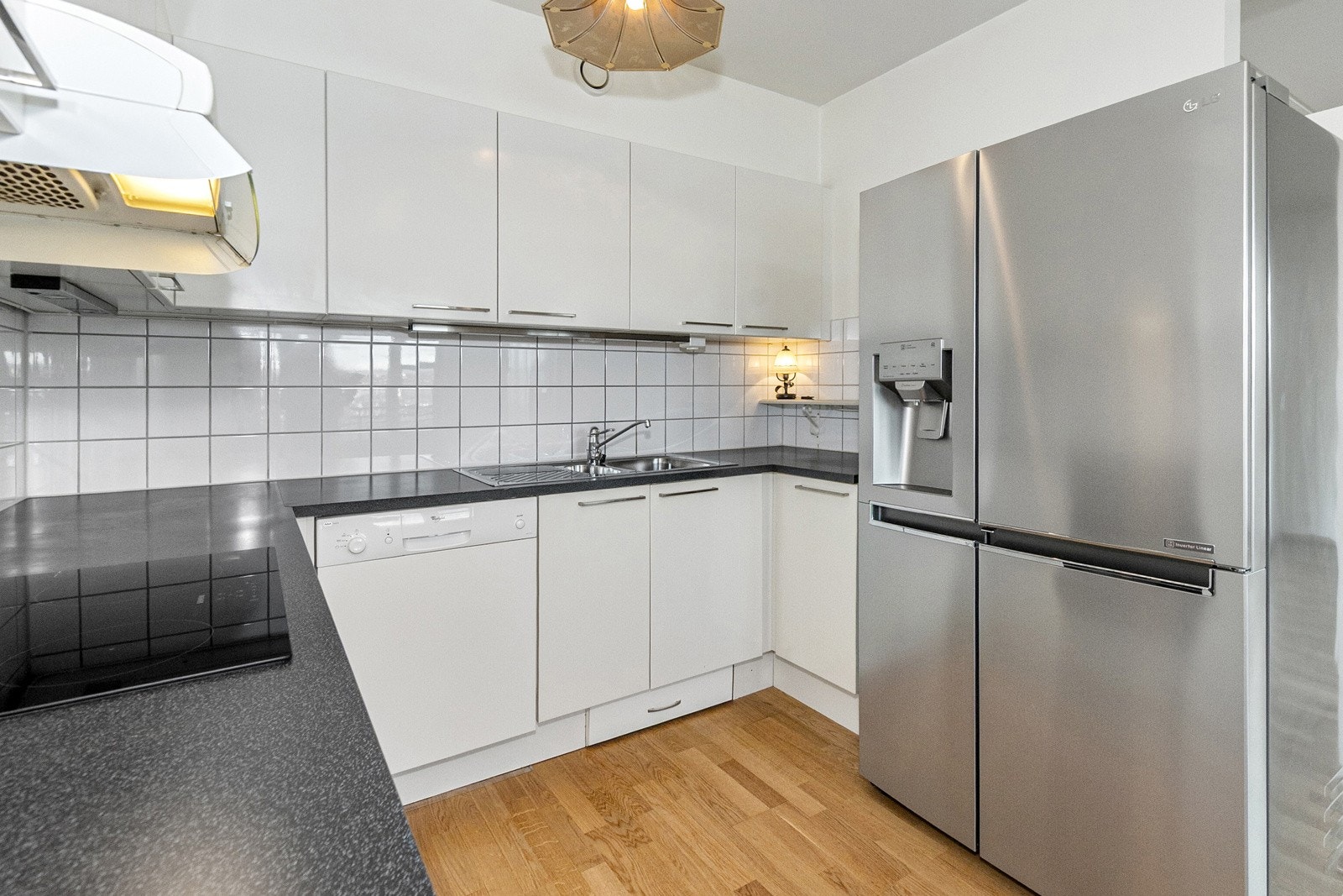 Kjøkkenet fremstår som velholdt Galleribilde