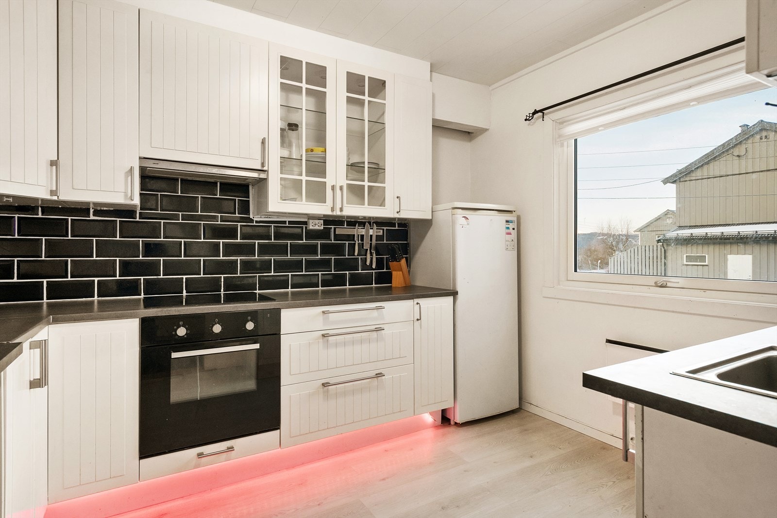 Trivelig kjøkken plassert på hovedplan 1.etasje. Galleribilde