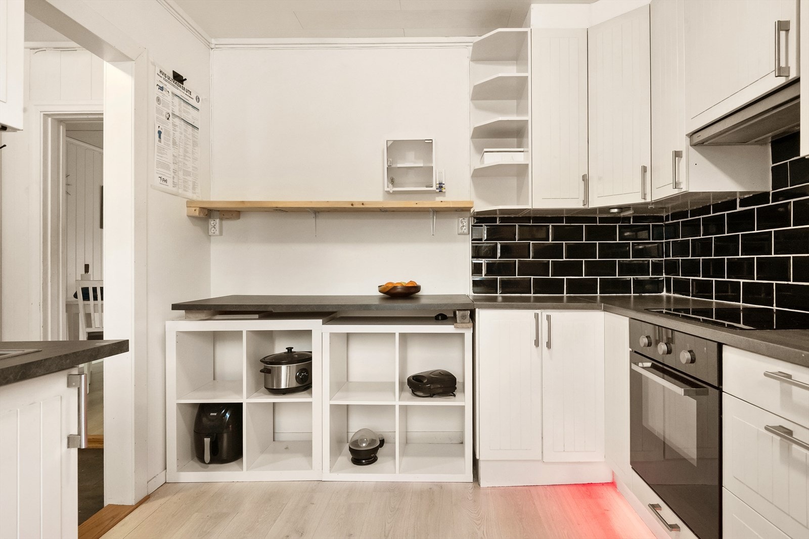 Kjøkken, annen vinkel. Galleribilde