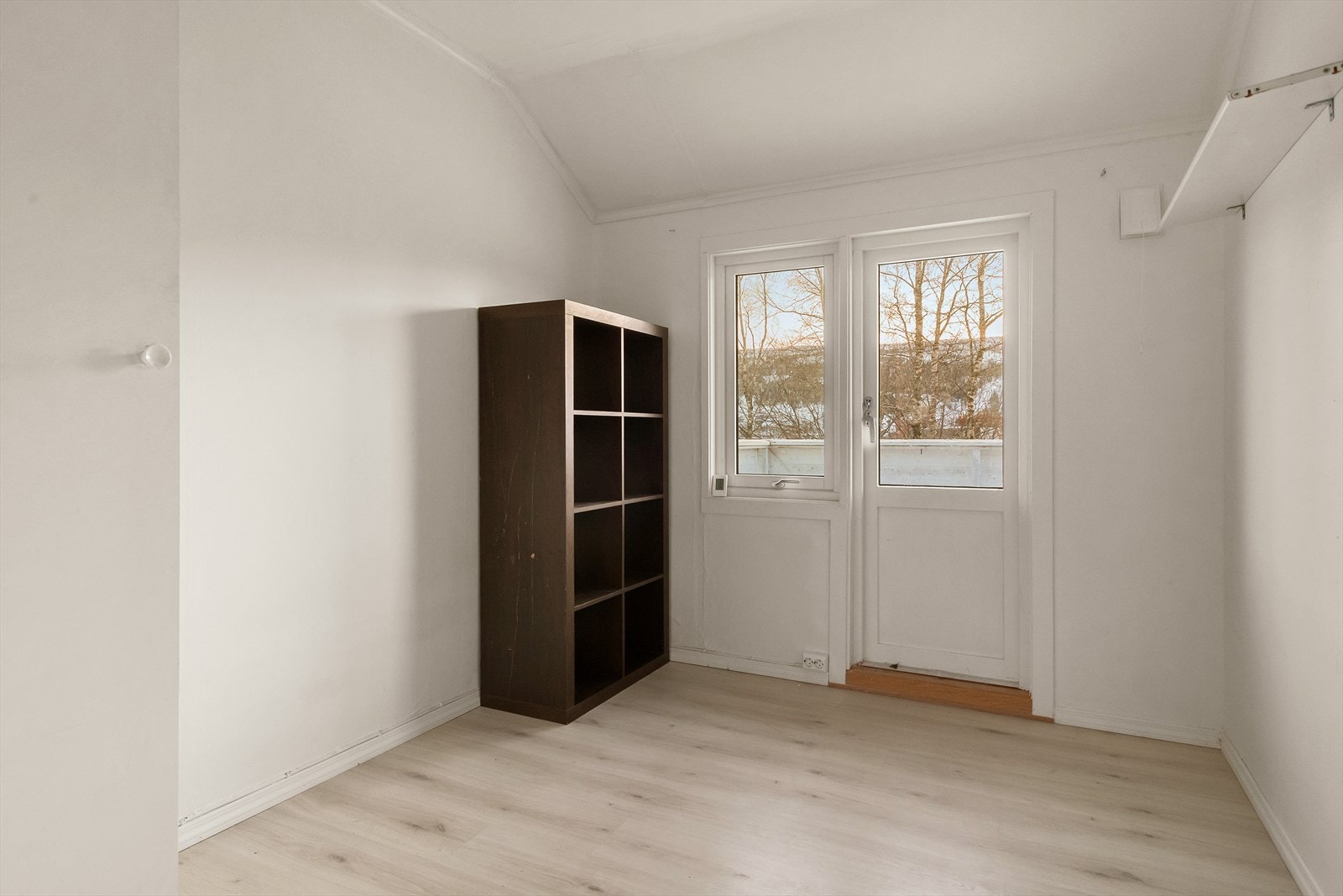 Soverom 3. Her er dør til veranda i 2.etasje. Galleribilde