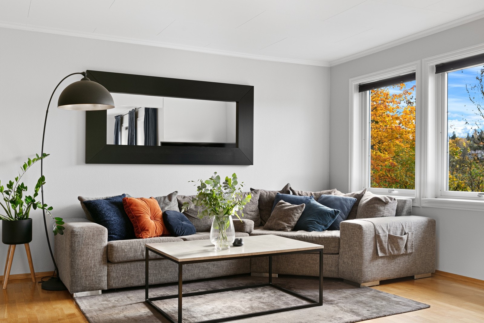 Delikat innredet stue. Galleribilde