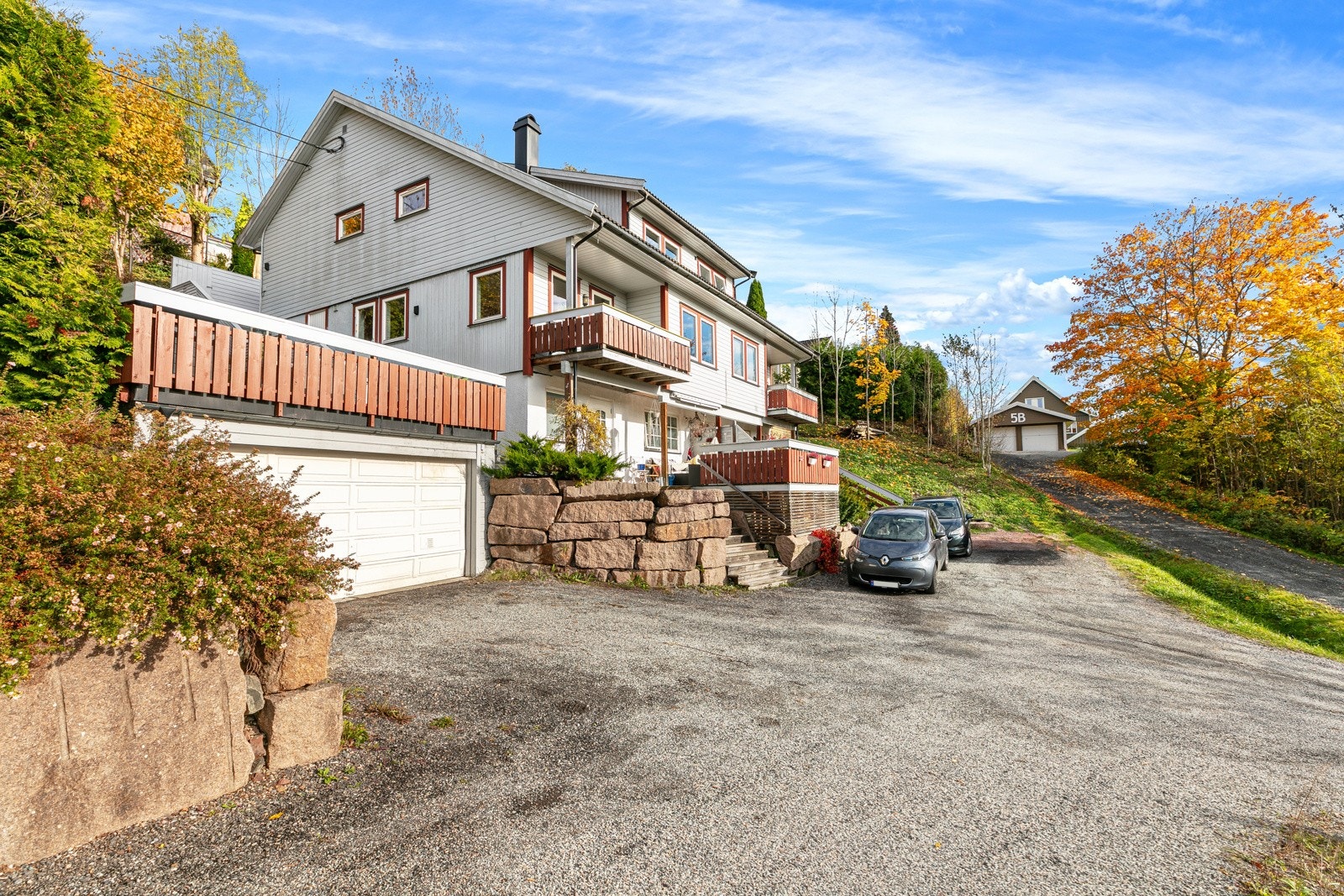 Stor gårdsplass. Galleribilde