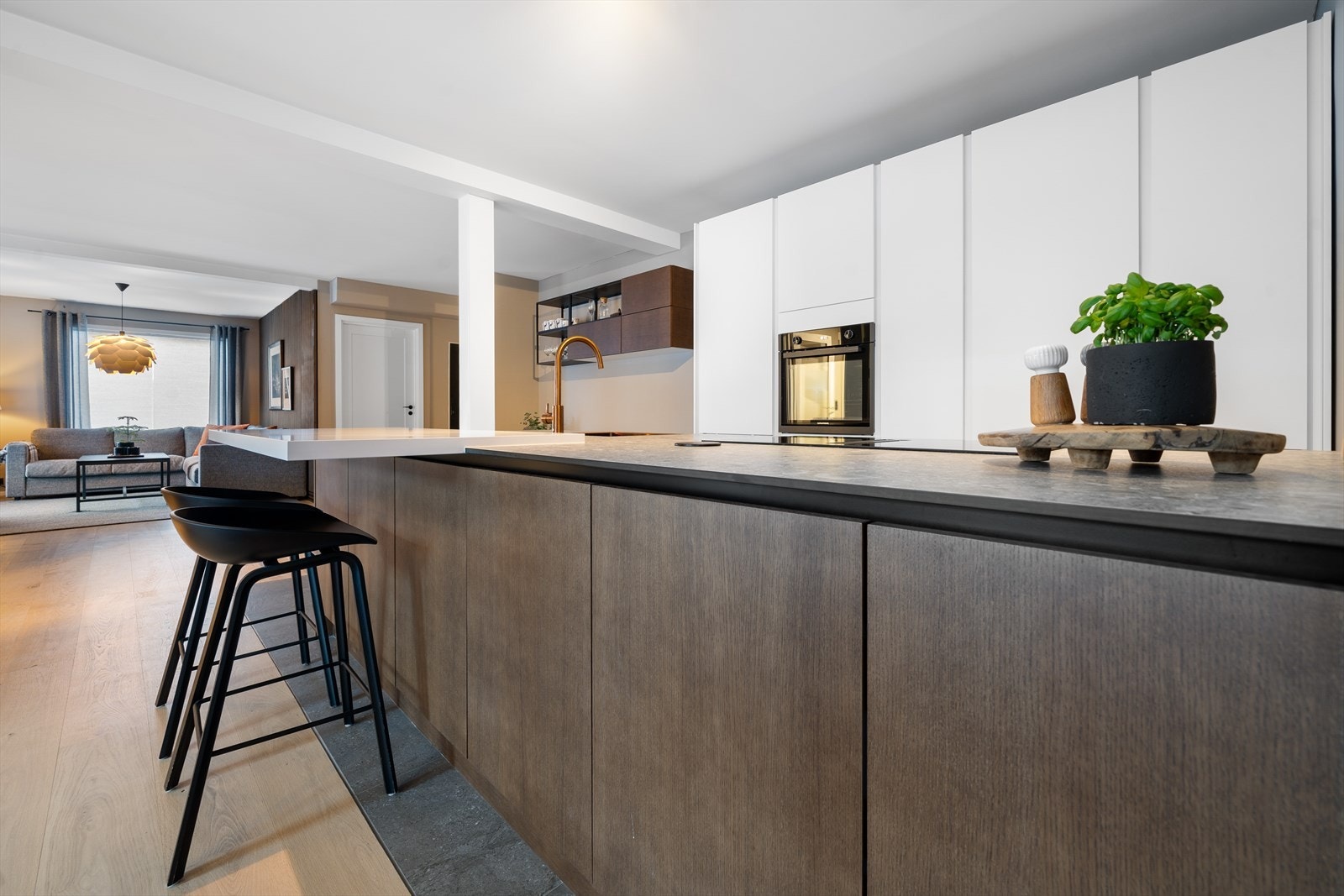 Romslig og åpent kjøkken. Galleribilde