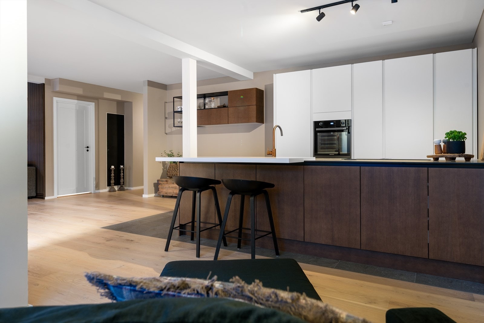 Romslig og åpent kjøkken. Galleribilde