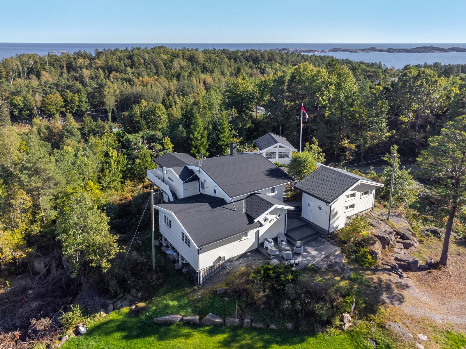 Hytten ligger for seg selv og har ingen innsyn. Galleribilde