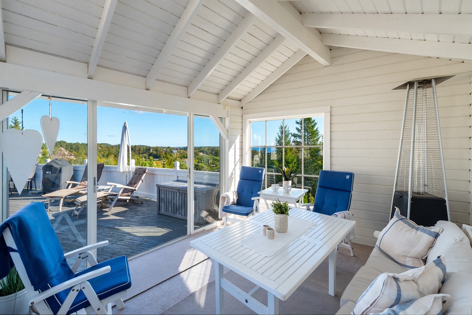 Utestuen Galleribilde