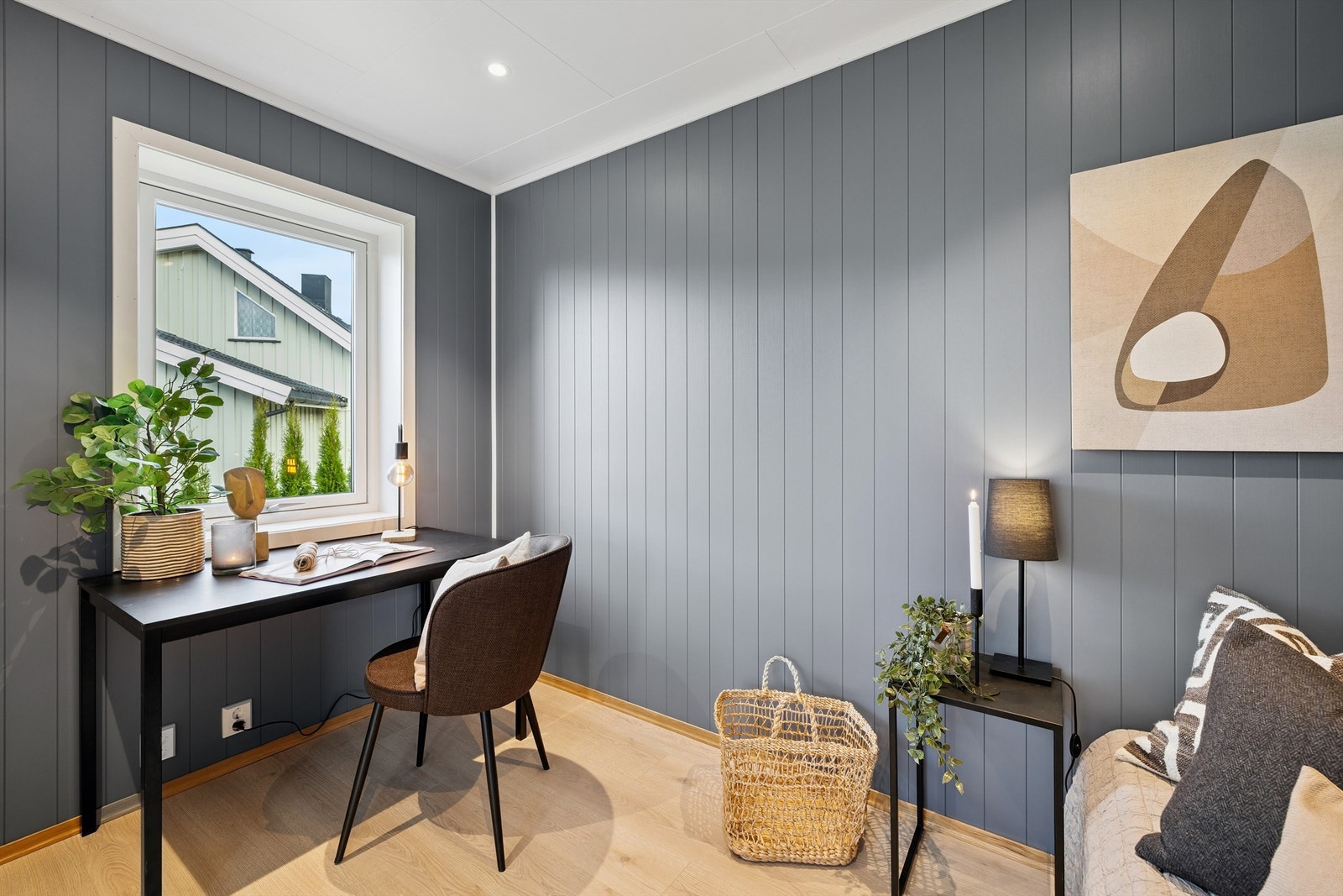 Et fleksibelt rom som kan tilpasses familiens behov, enten som soverom, kontor eller lekerom. Galleribilde