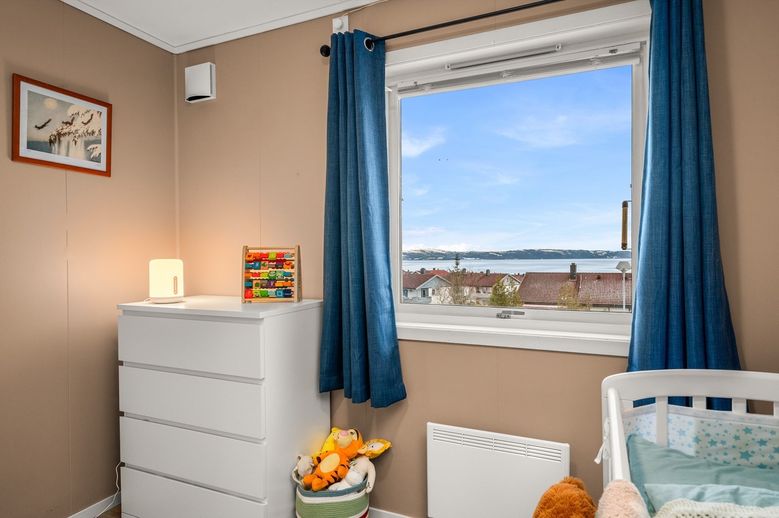 Fra soverommet har du god utsikt over Trondheimsfjorden. Galleribilde