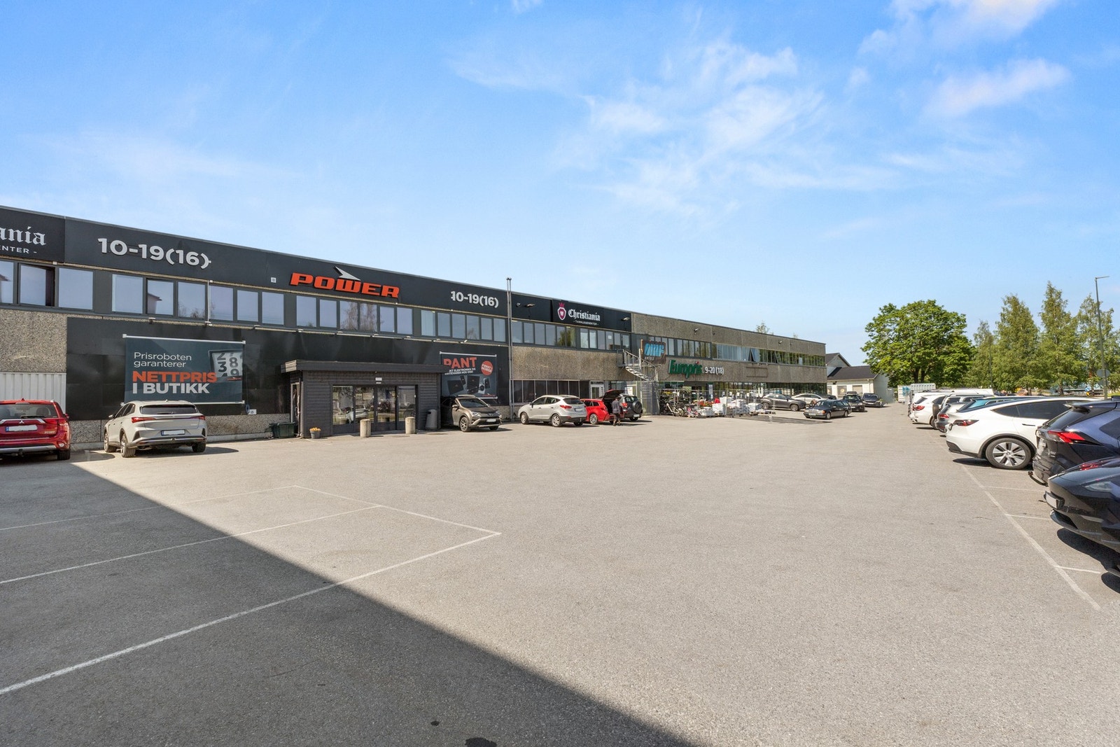 Innenfor 300 meter har du Power og Europris Galleribilde