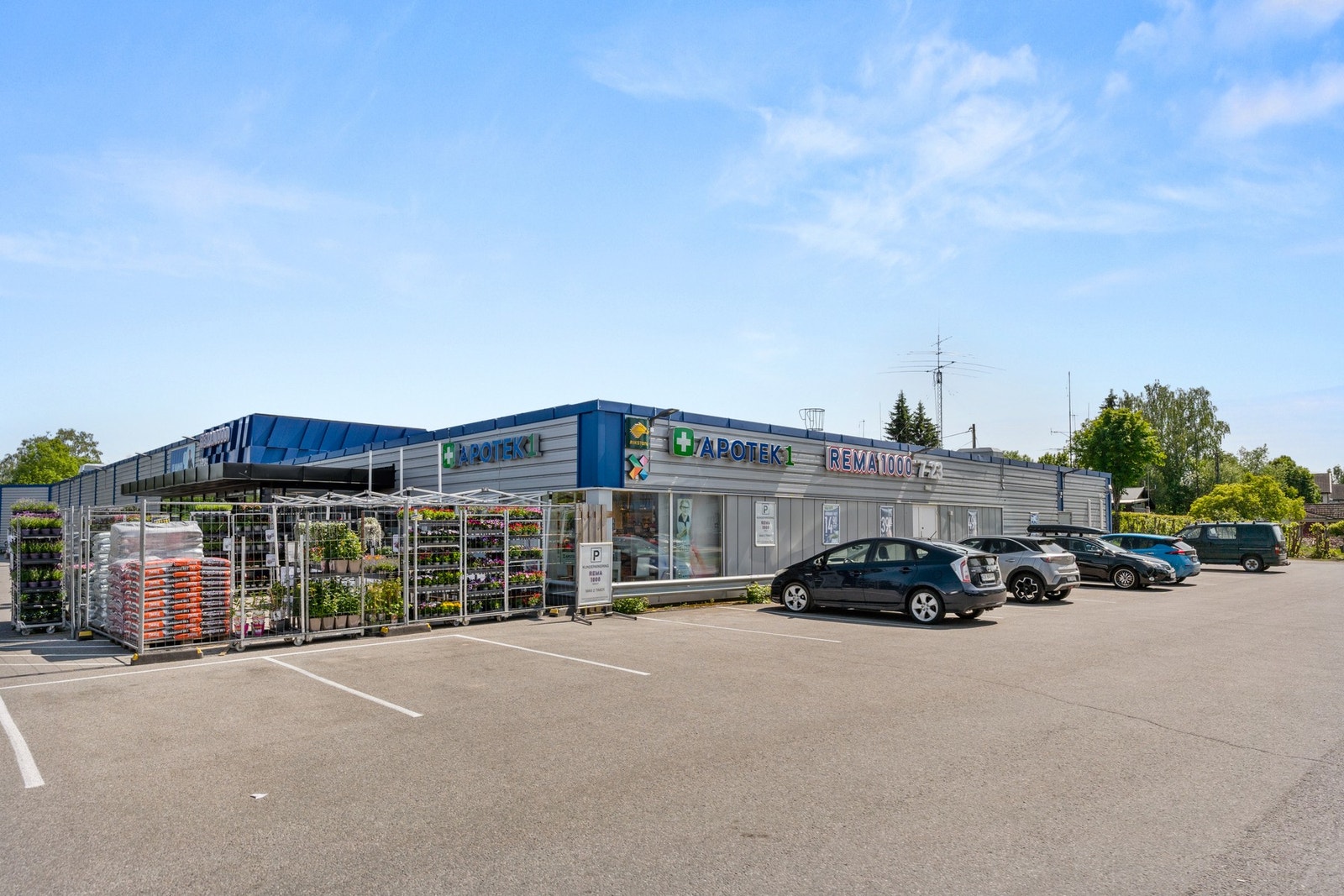 Her bor du i umiddelbar nærhet til "alt" du trenger i hverdagen Galleribilde