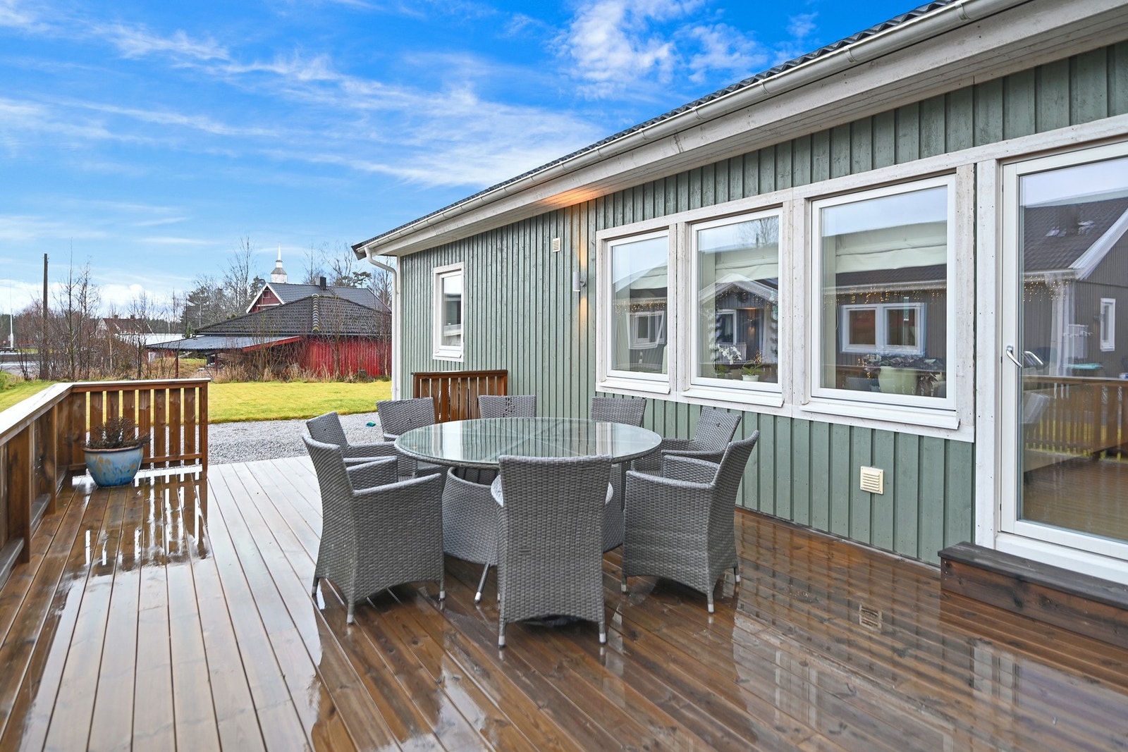 Mange lange sommerkvelder blir tilbrakt her ute med venner og familie. Galleribilde