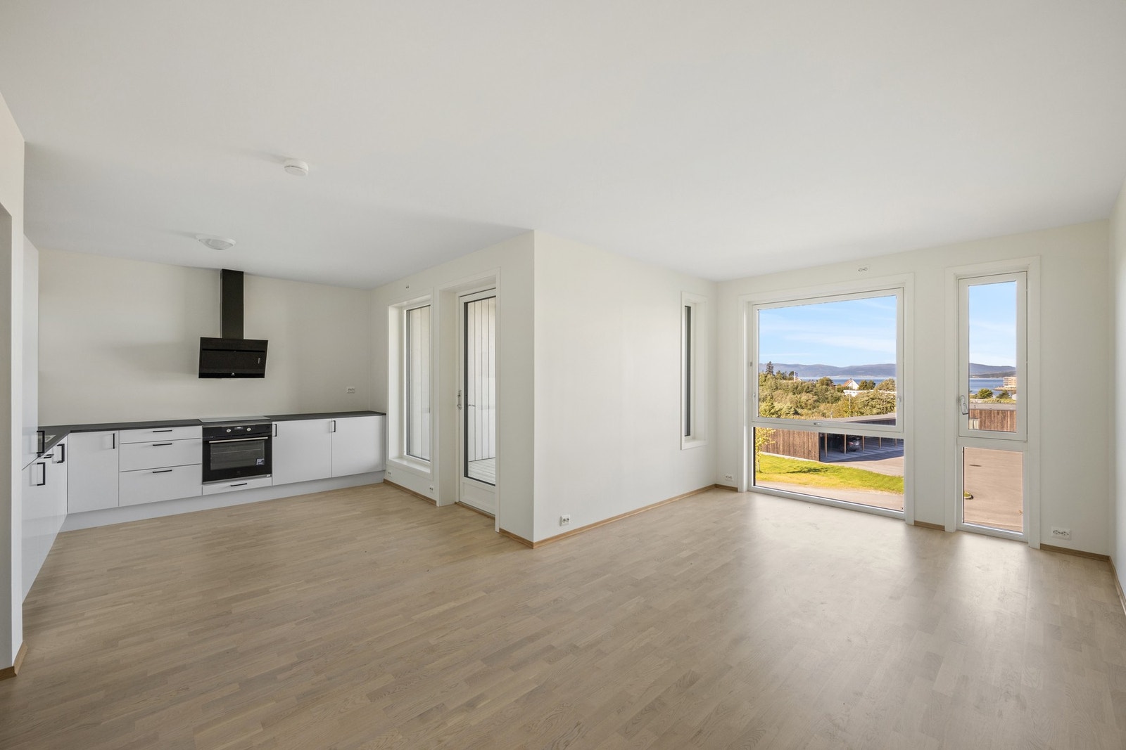 Åpen stue-/kjøkkenløsning - ca 30 kvm. Galleribilde