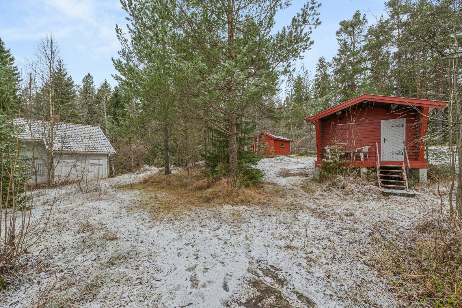 Renoveringsobjekt med stor tomt. Galleribilde