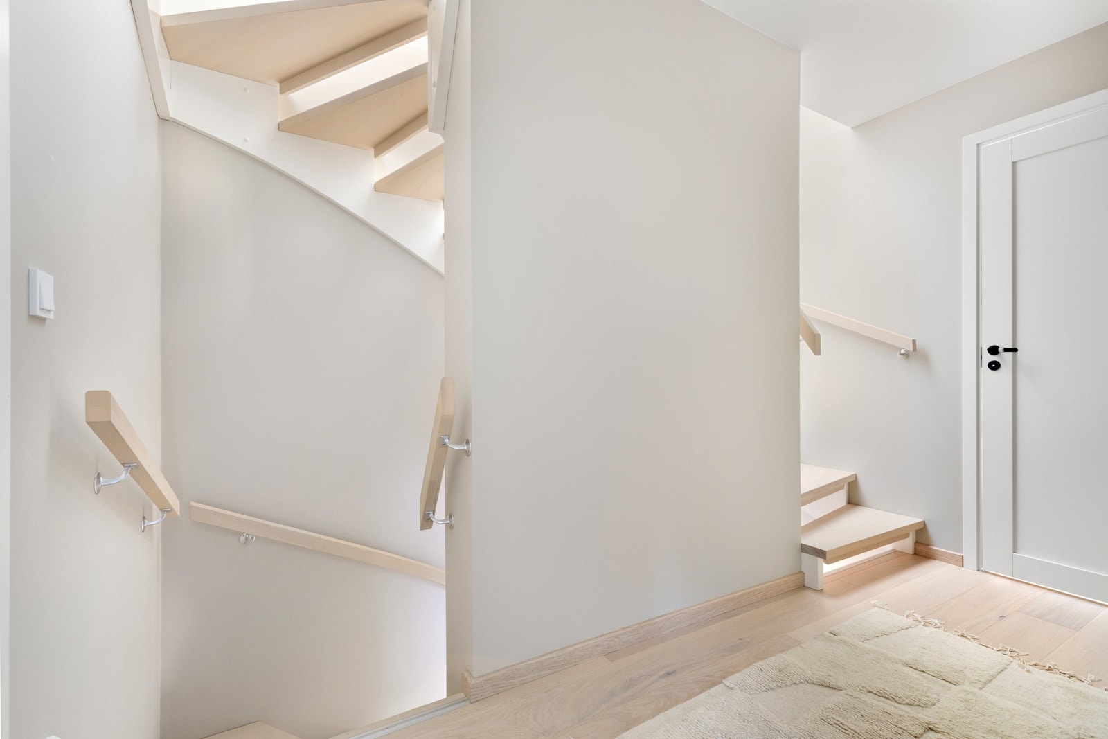 Bildene i annonsen er fra annen bolig i prosjektet. Det er avvik mellom bildene og planløsning/plassering til boligen som selges. Galleribilde