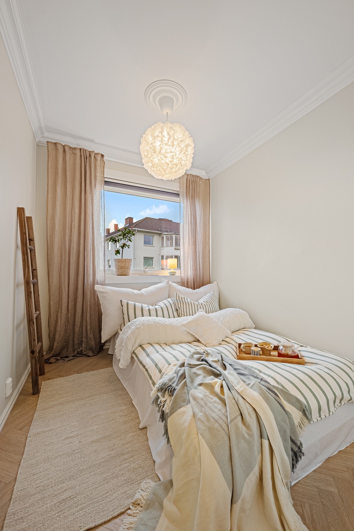 Det andre soverommet egner seg godt som barnerom, gjesterom eller kontor. Galleribilde