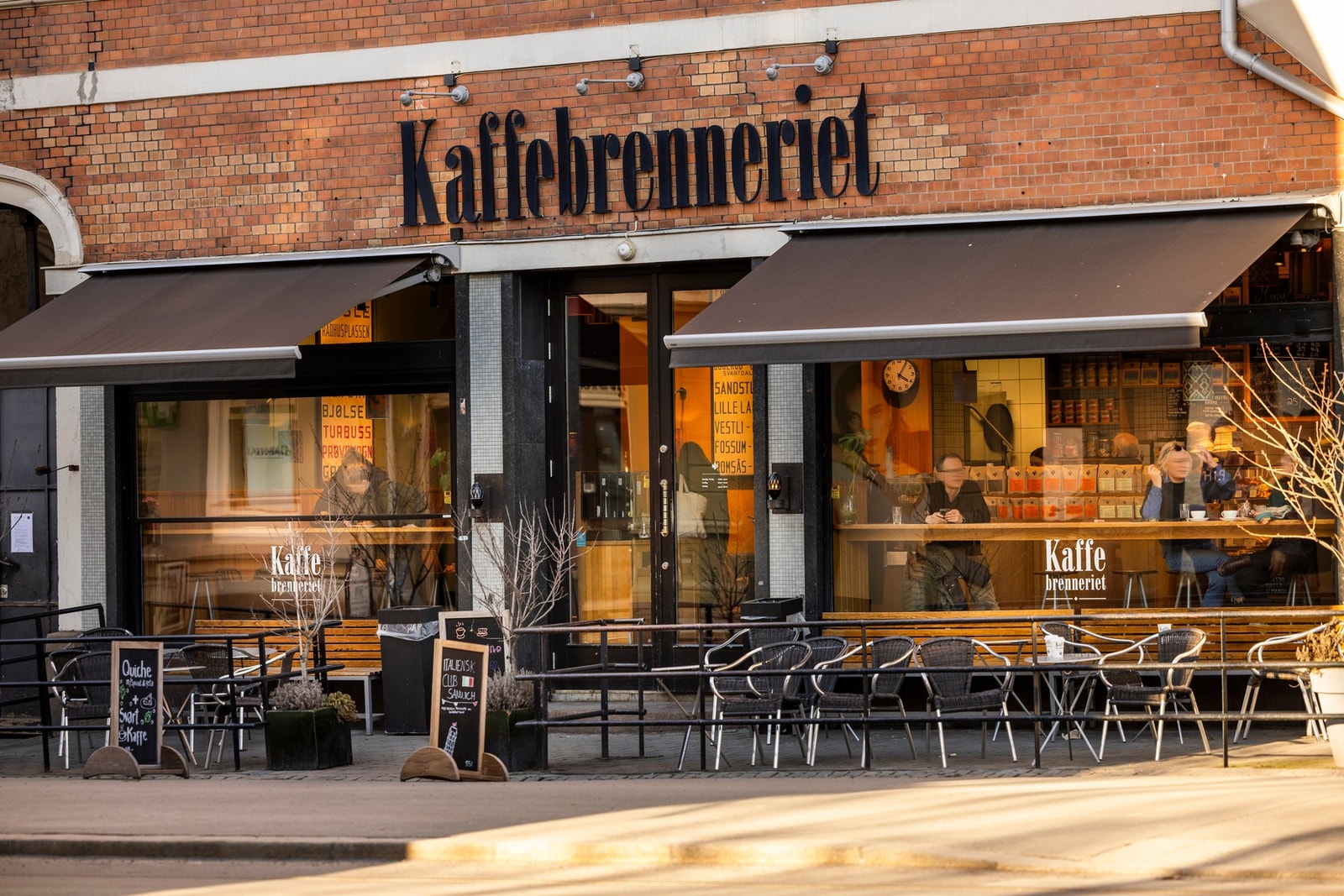 Urban, men rolig beliggenhet i et svært ettertraktet nabolag, med alt i umiddelbar nærhet. Galleribilde