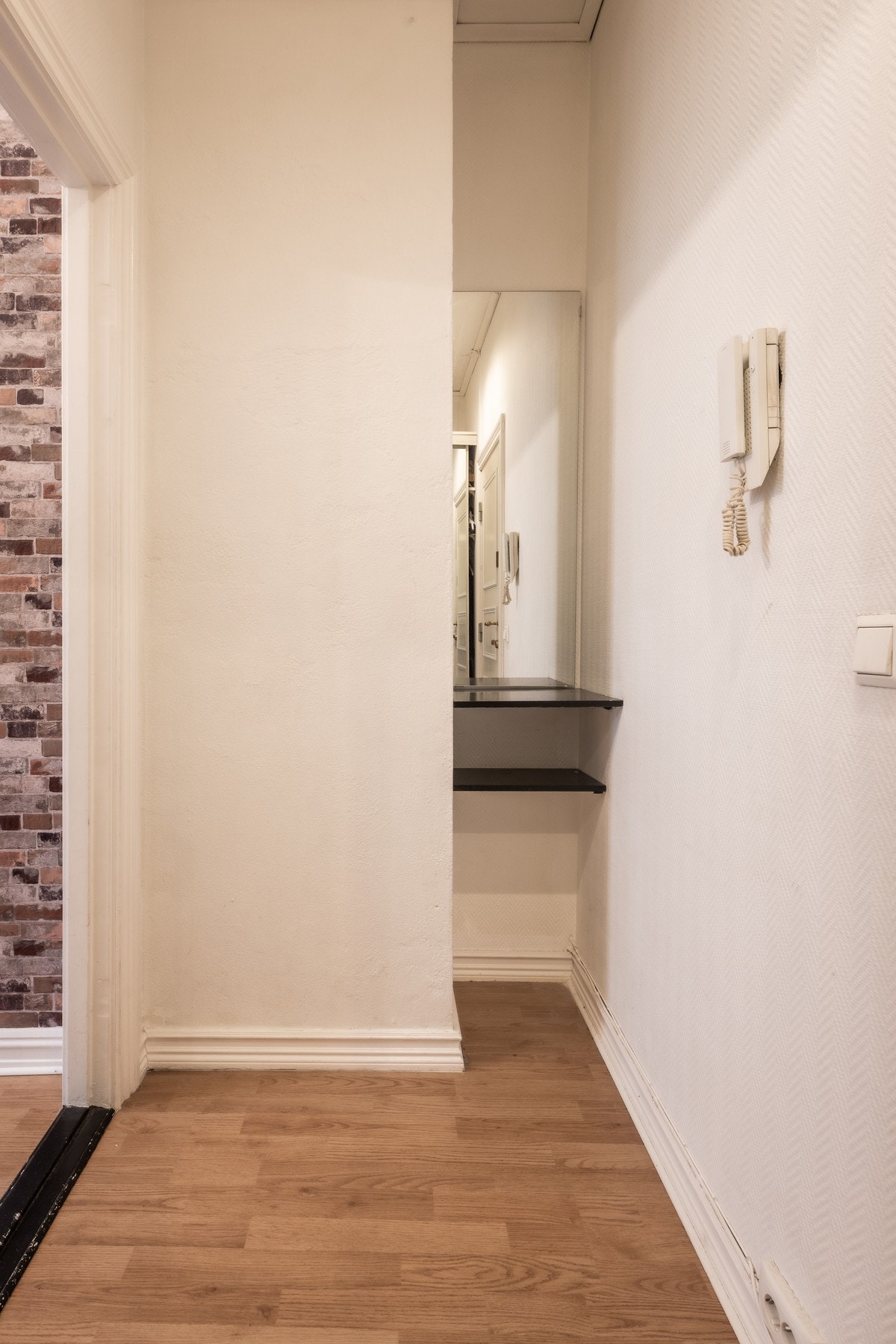 Entré med plass til både yttertøy og sko. Galleribilde